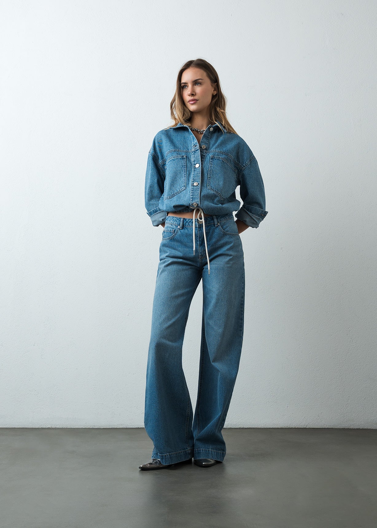 Jean Wide Leg tono claro - Azul 14_493G052_AZU183928_7