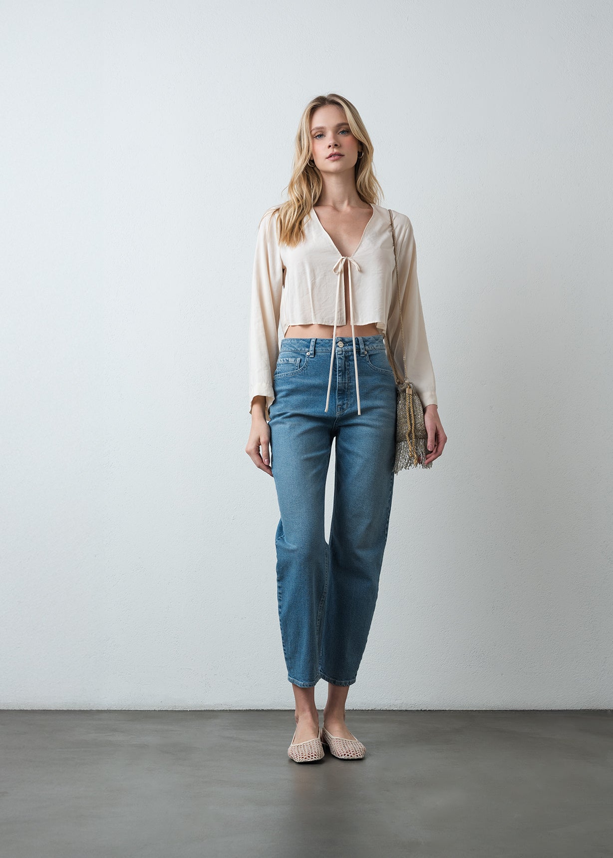 Jean Mom tiro alto de largo cropped - Azul 14_493G304_AZU183928_3