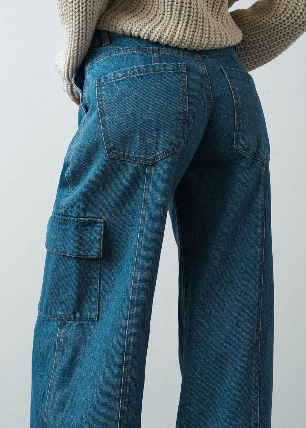 Jean Wide Leg tono medio tipo cargo - Azul 14_493G305_AZU183928_7