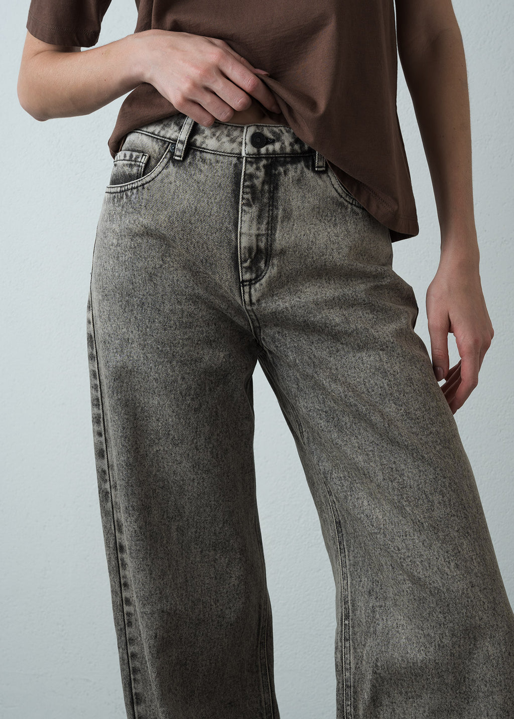 Jean Wide Leg con bolsillos - Negro 14_493G374_NEG193909_4