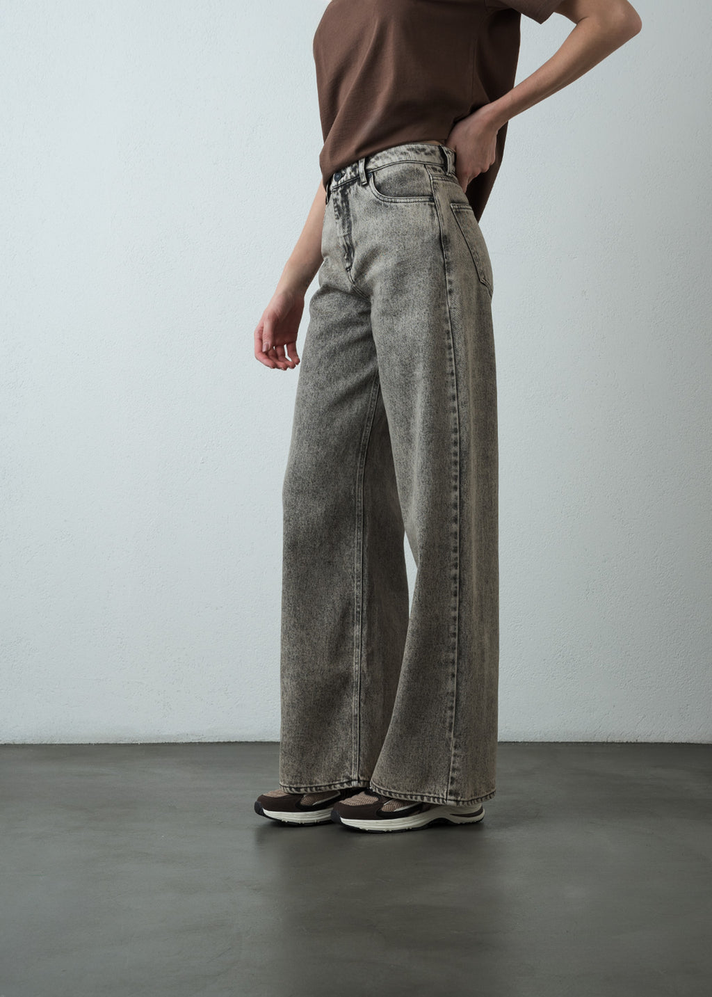 Jean Wide Leg con bolsillos - Negro 14_493G374_NEG193909_5