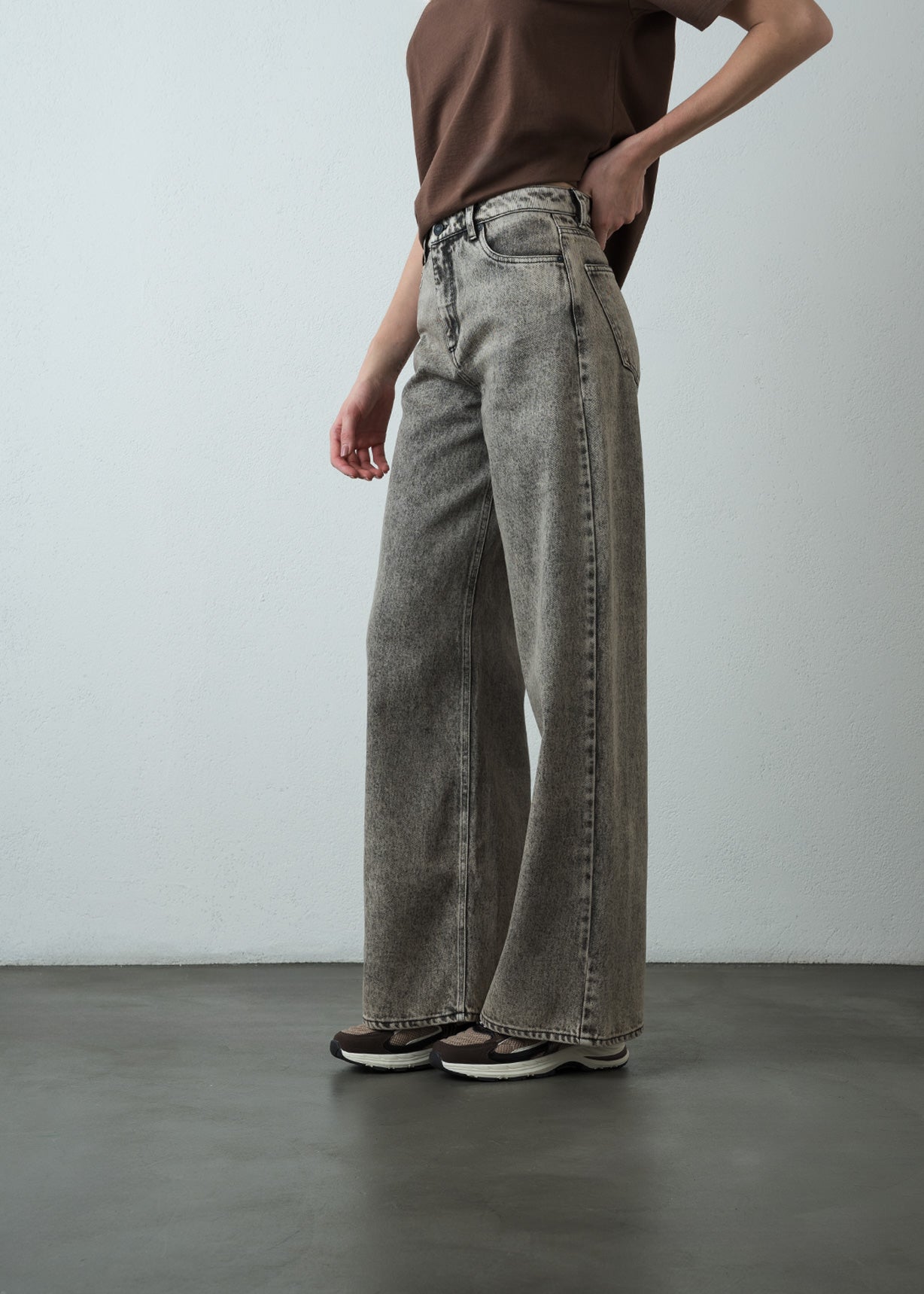 Jean Wide Leg con bolsillos - Negro 14_493G374_NEG193909_5