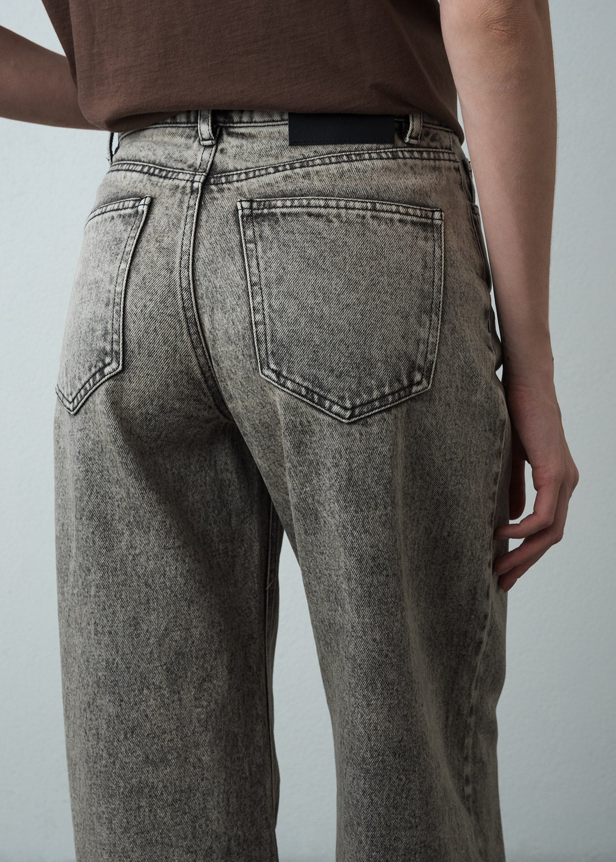 Jean Wide Leg con bolsillos - Negro 14_493G374_NEG193909_6