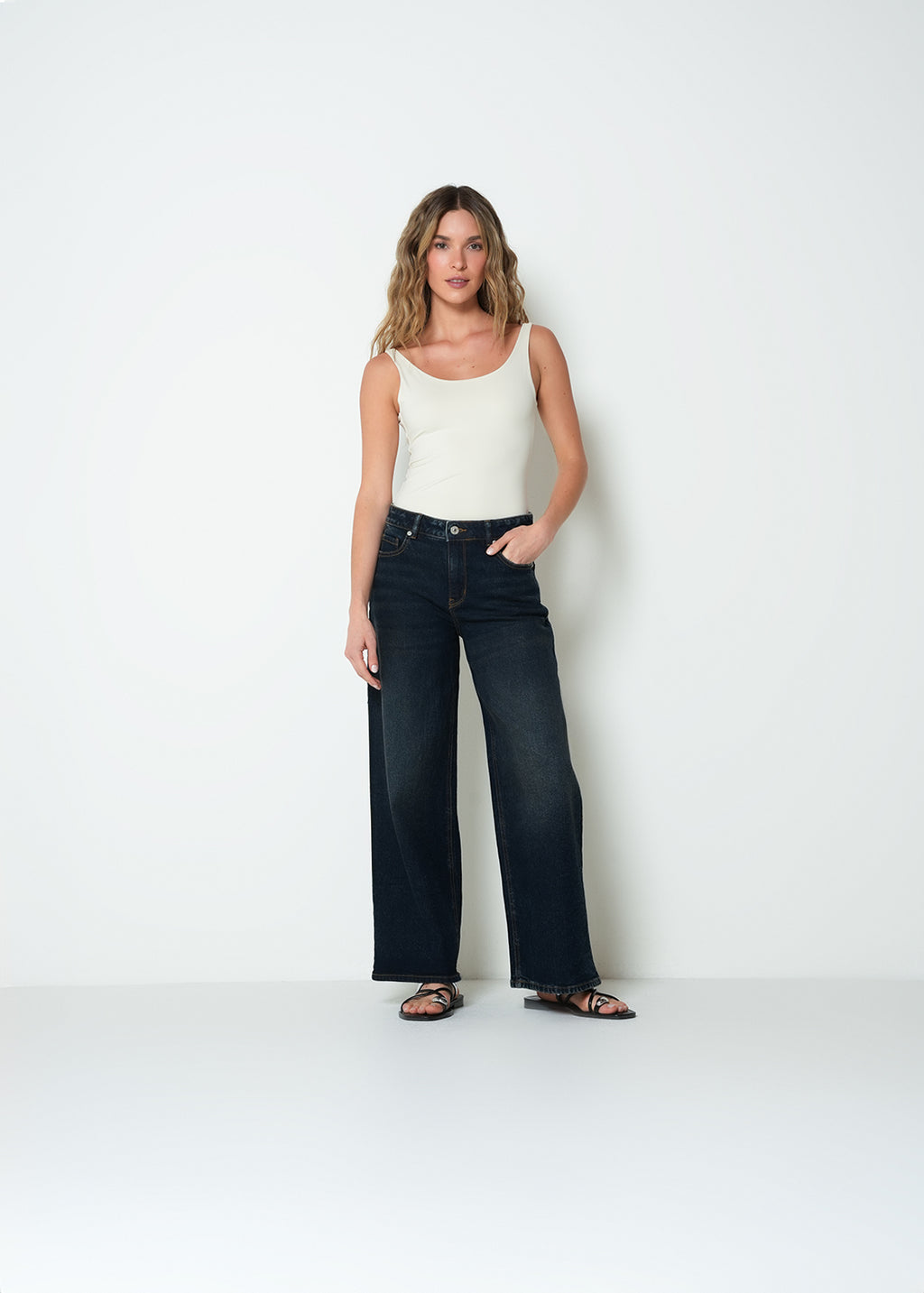 Jean flare tiro medio denim - Azul 14_493H020_AZU194227_7