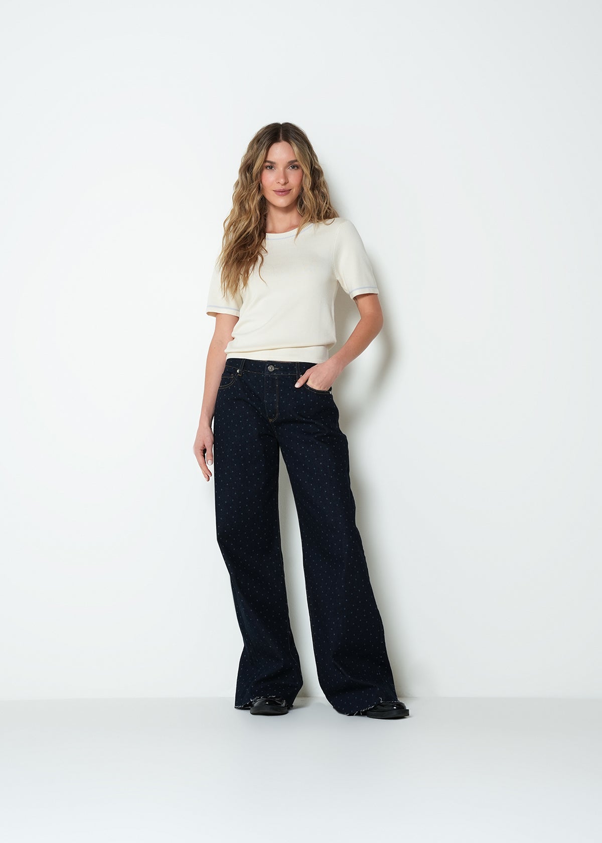 Jean wide leg tiro bajo con puntos - Azul 14_493H303_AZU194227_3