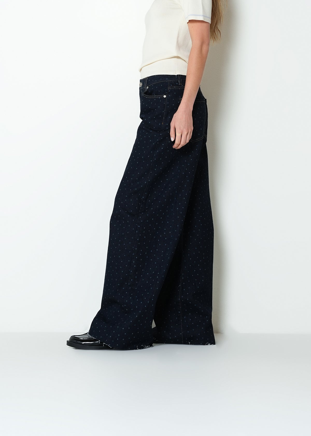 Jean wide leg tiro bajo con puntos - Azul 14_493H303_AZU194227_5
