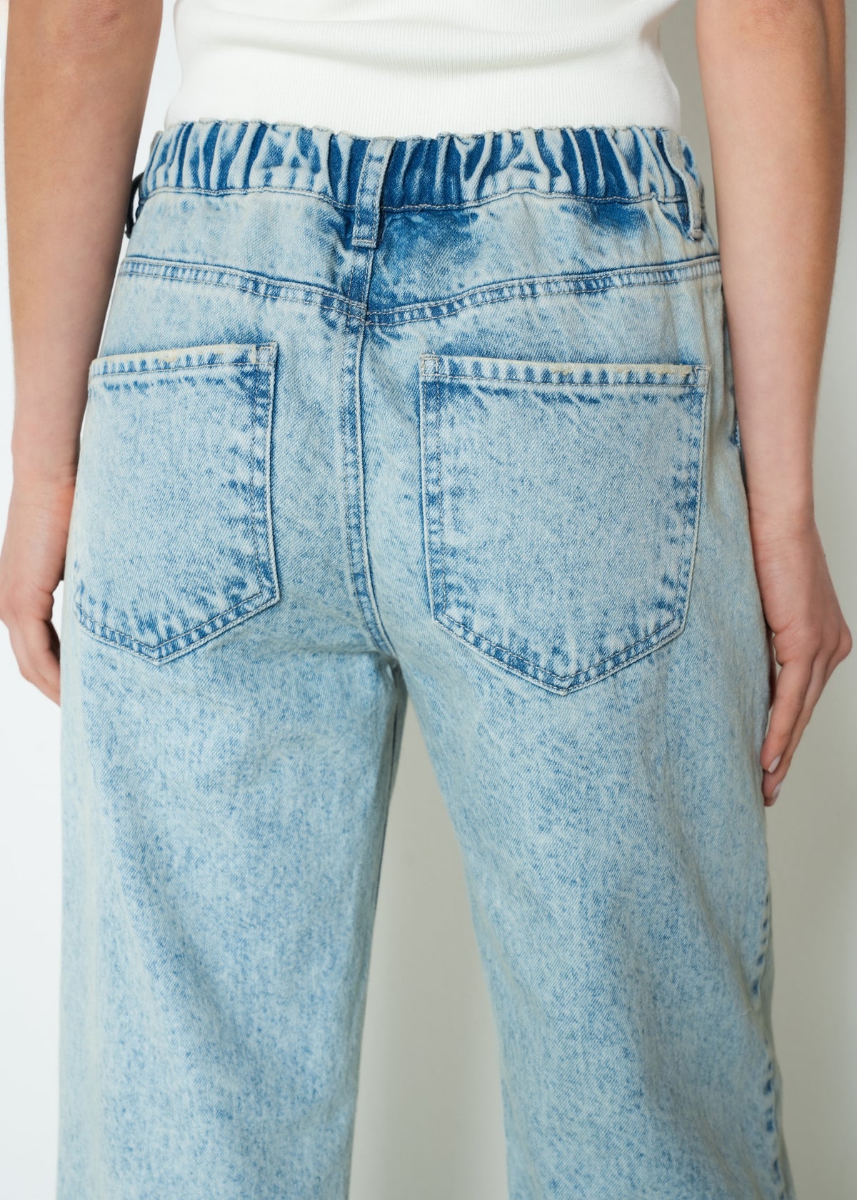 Jean straight tiro medio denim - Azul 14_493H315_AZU183928_7