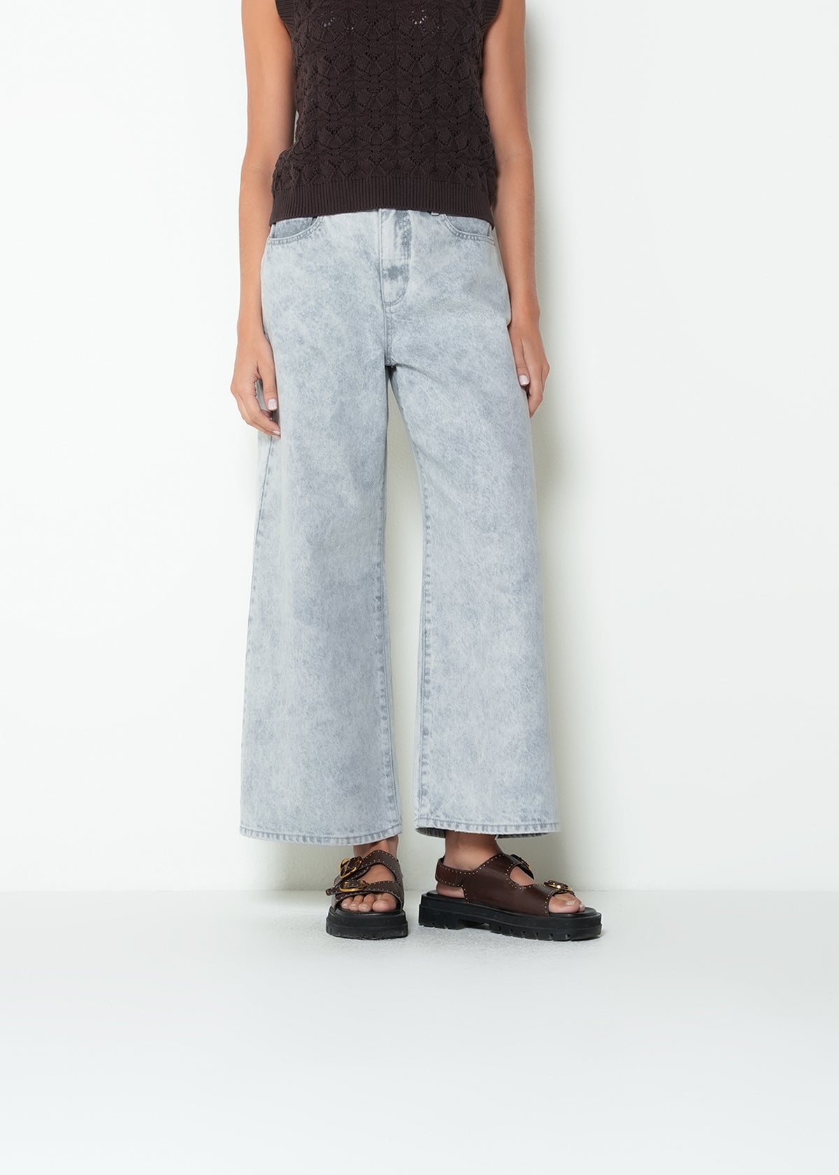 Jean wide tiro alto flare - Gris 14_493H321_GRI175104_0