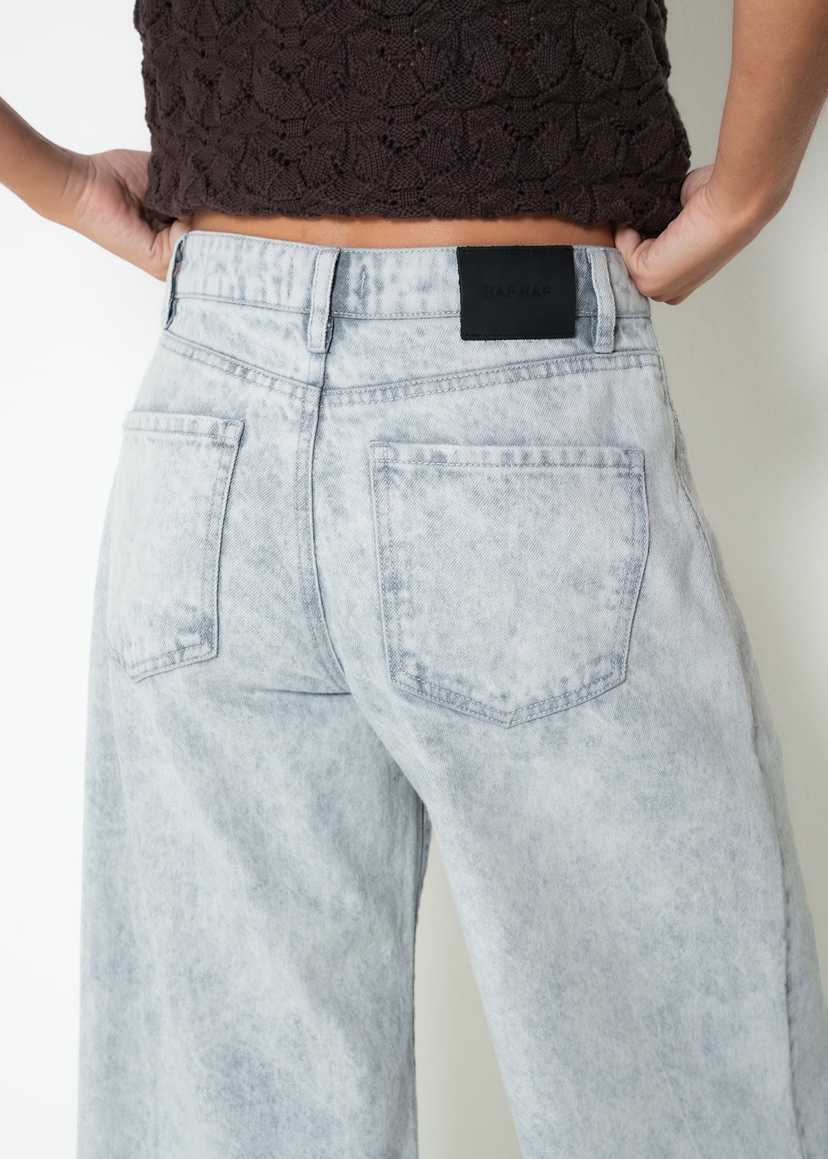 Jean wide tiro alto flare - Gris 14_493H321_GRI175104_4