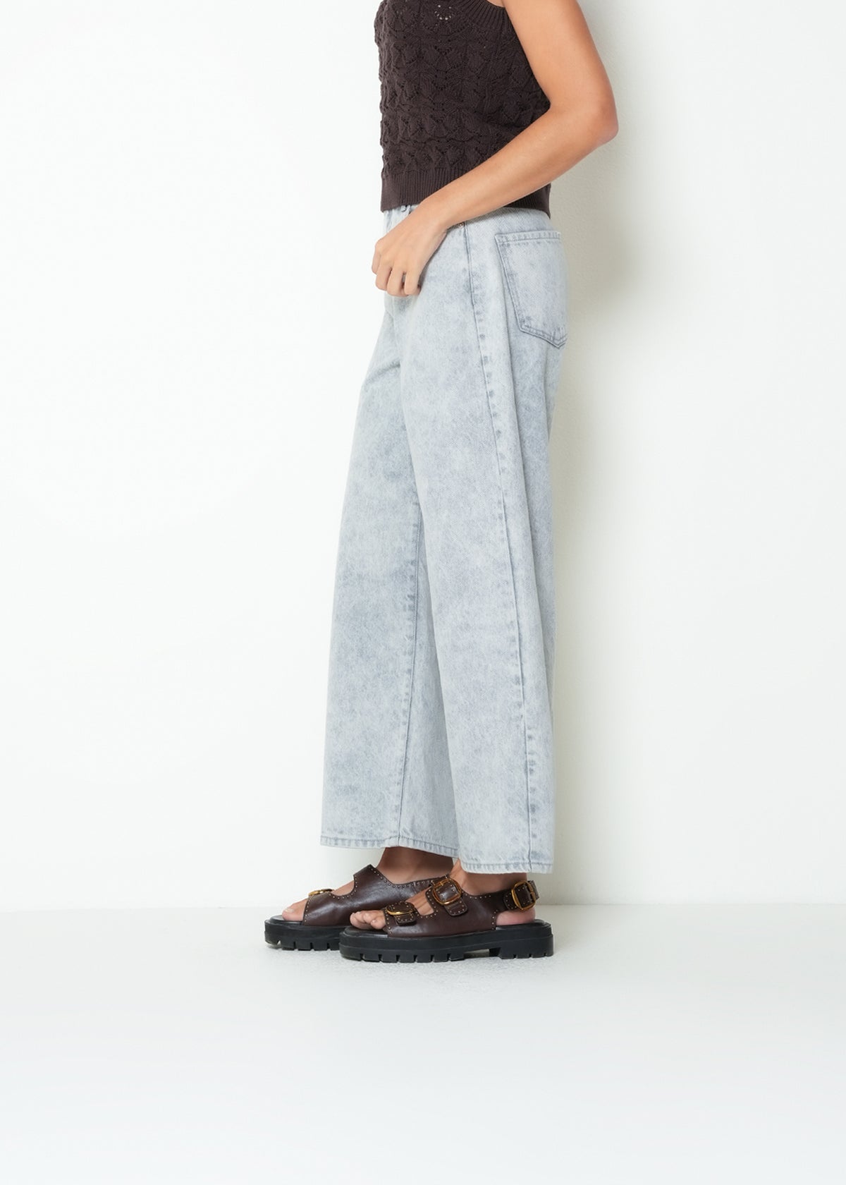 Jean wide tiro alto flare - Gris 14_493H321_GRI175104_5