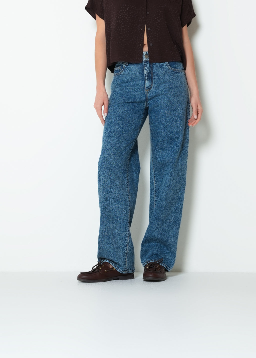Jean straight tiro medio denim - Azul 14_493H323_AZU183928_0