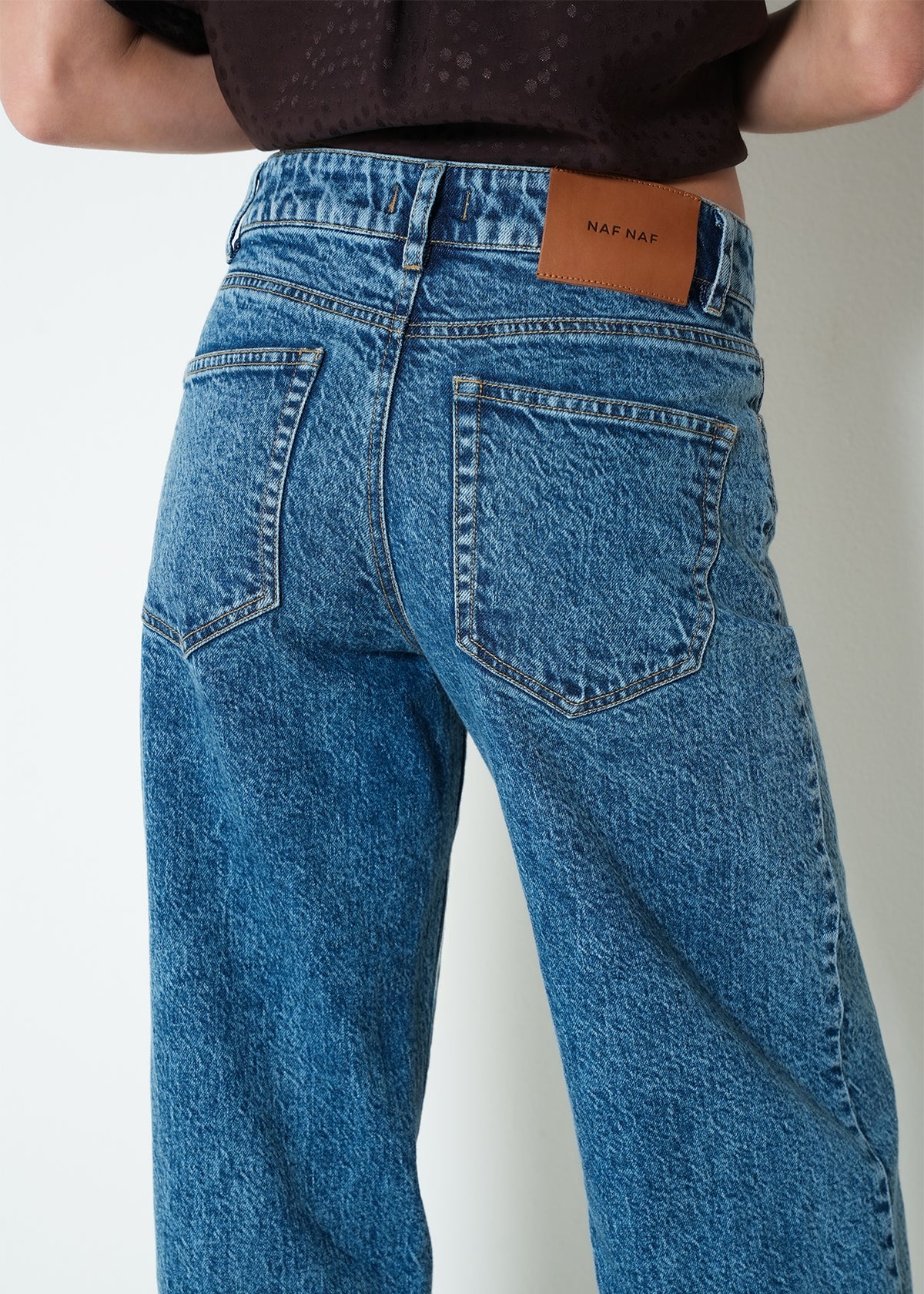 Jean straight tiro medio denim - Azul 14_493H323_AZU183928_4