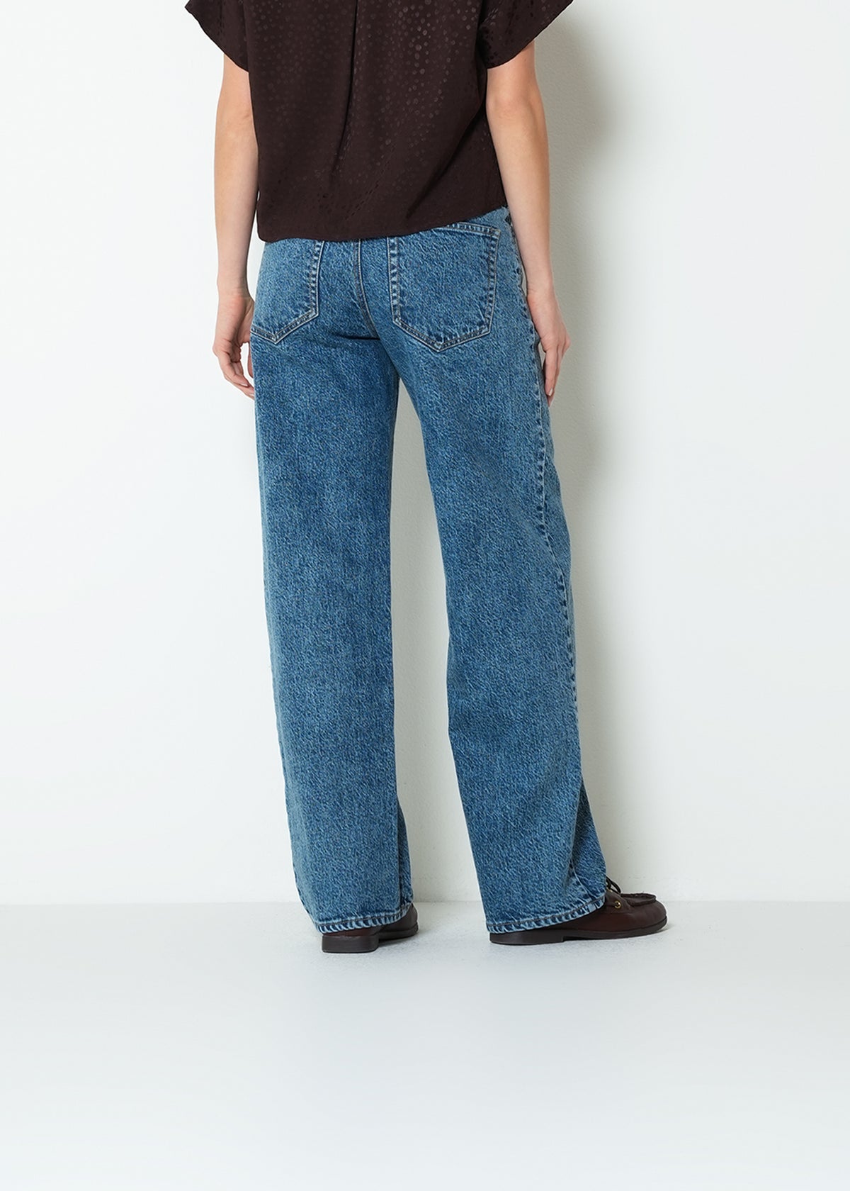 Jean straight tiro medio denim - Azul 14_493H323_AZU183928_6