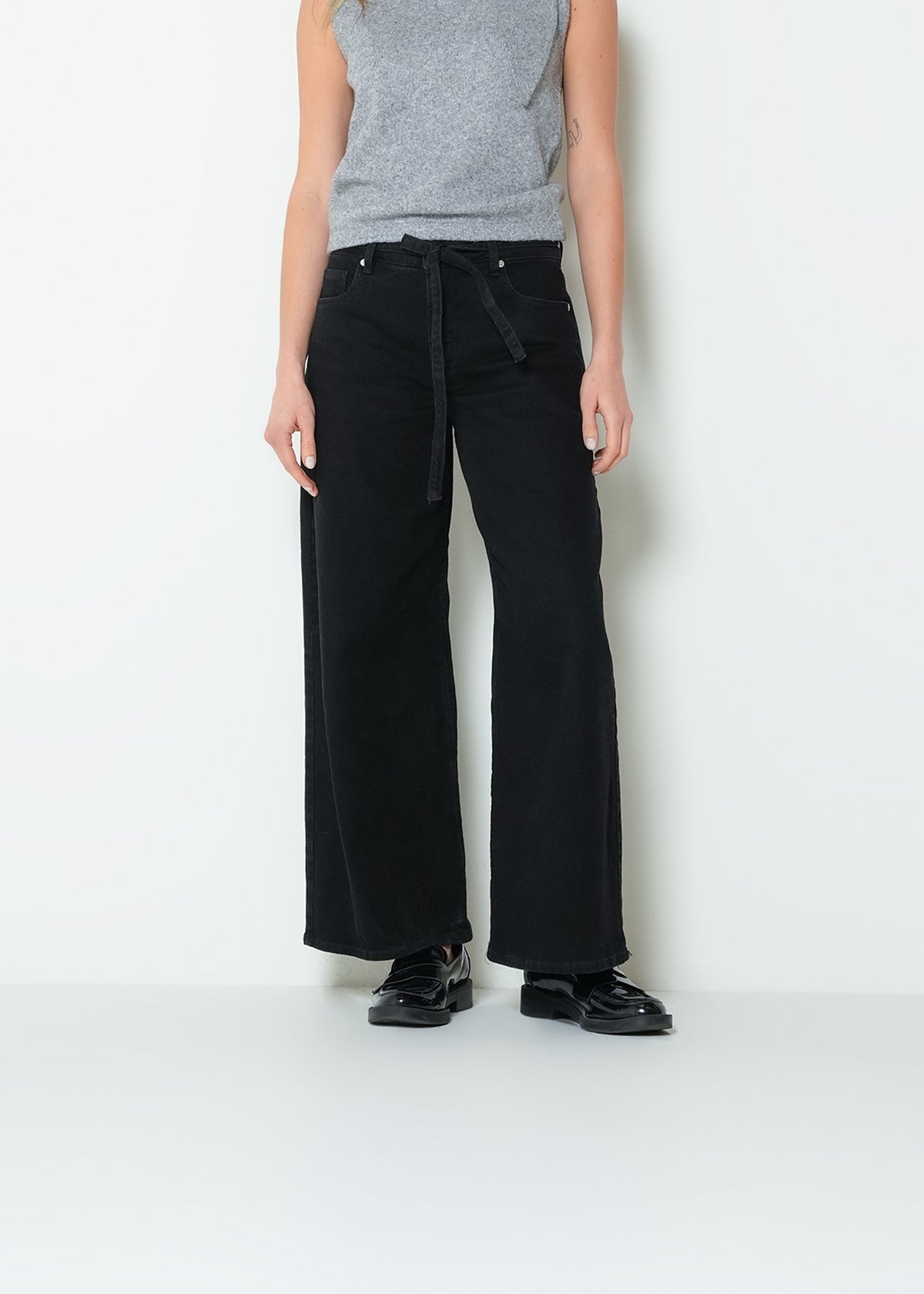 Jean wide leg tiro medio - Negro 14_493H371_NEG193909_0