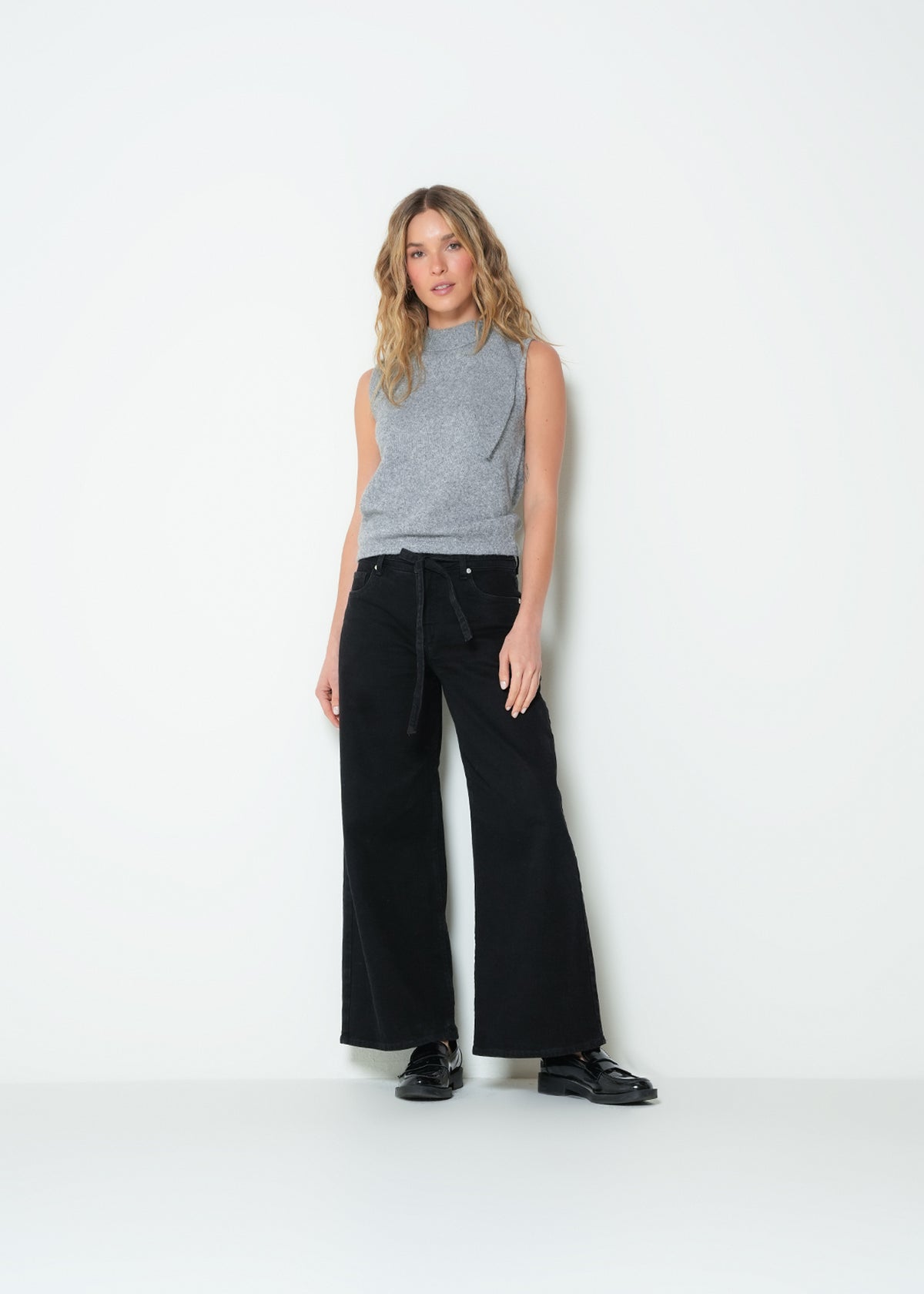Jean wide leg tiro medio - Negro 14_493H371_NEG193909_3