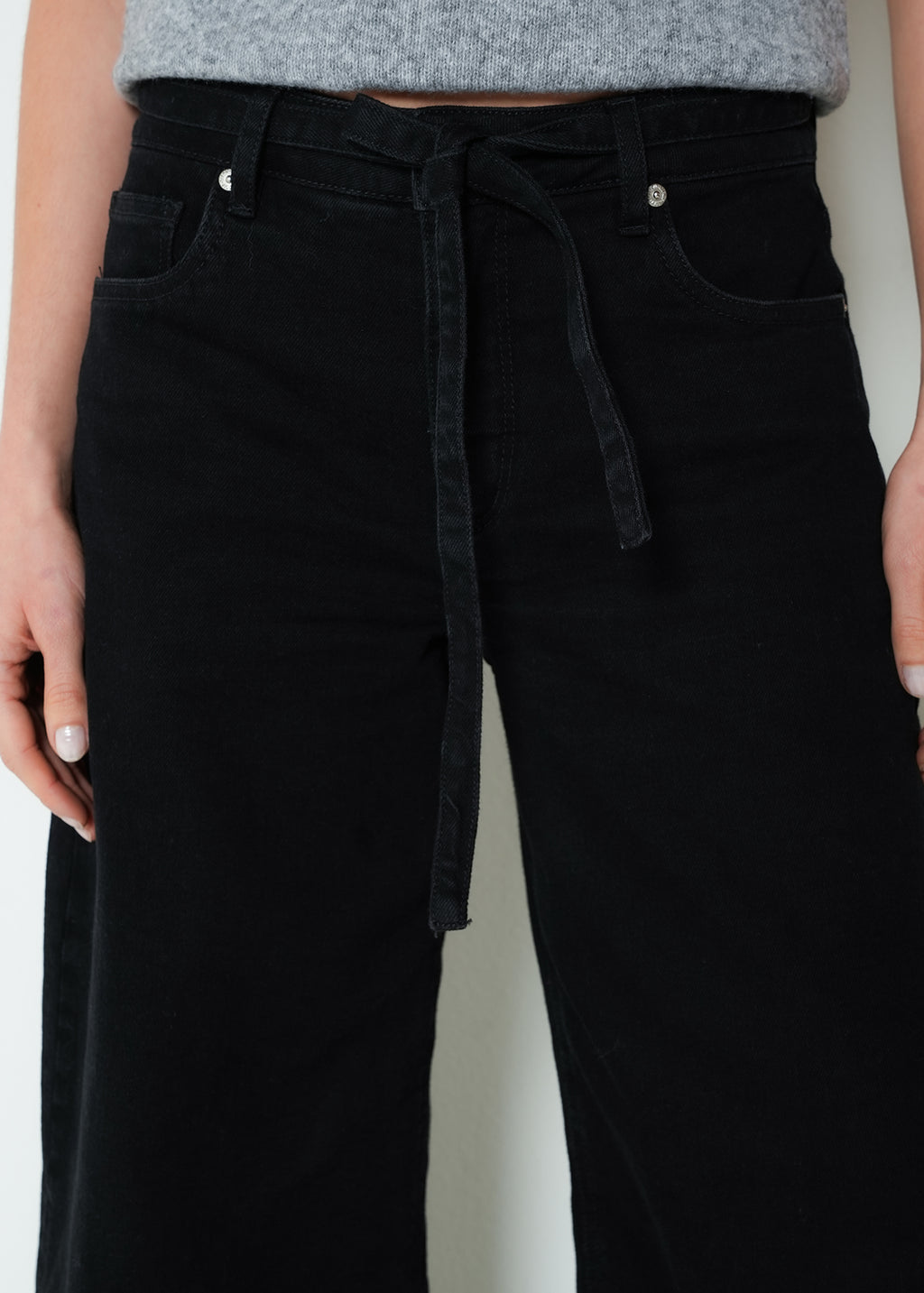 Jean wide leg tiro medio - Negro 14_493H371_NEG193909_4