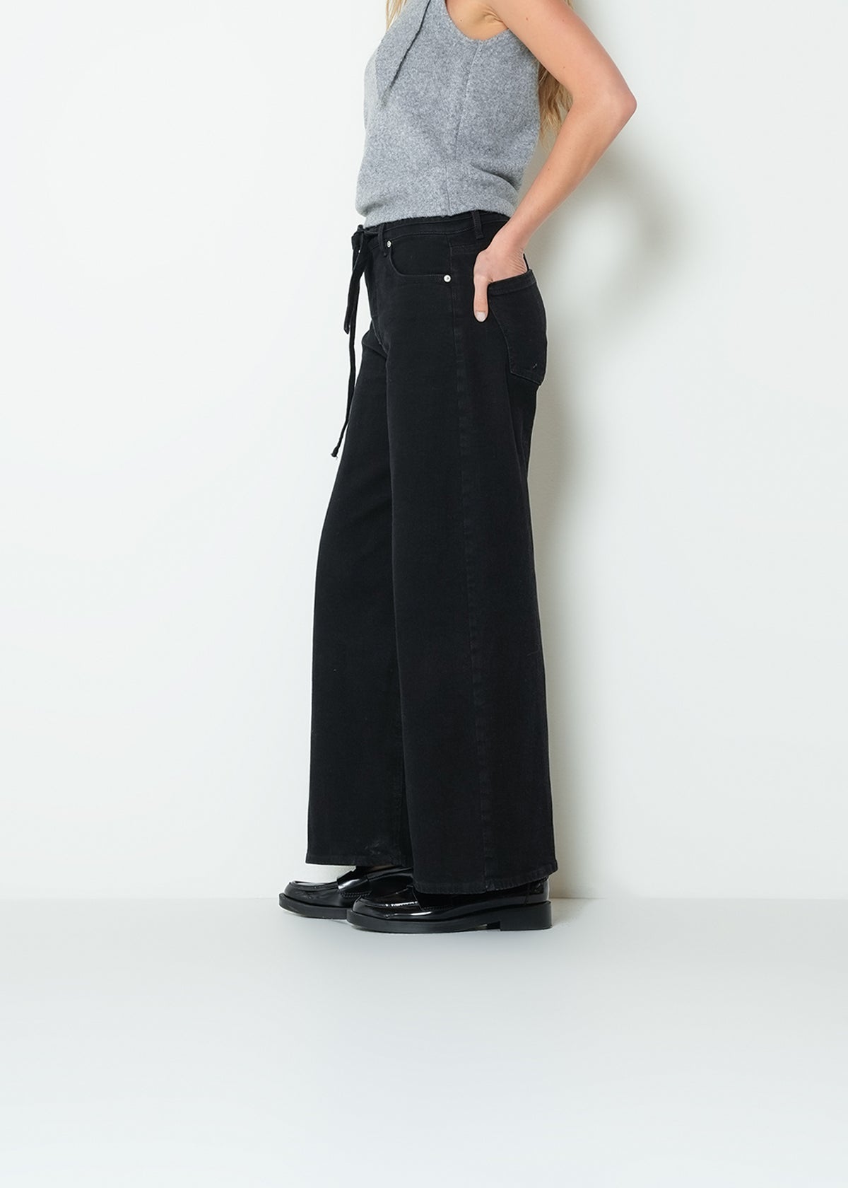 Jean wide leg tiro medio - Negro 14_493H371_NEG193909_5