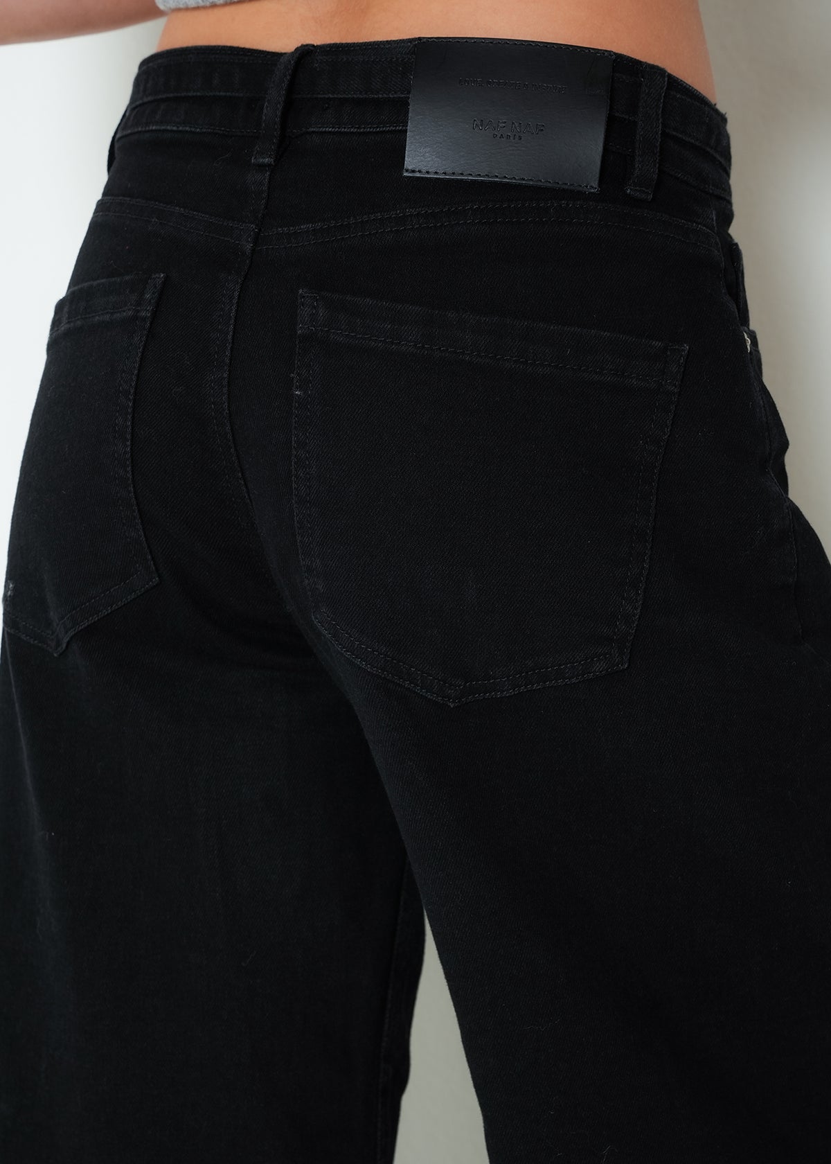Jean wide leg tiro medio - Negro 14_493H371_NEG193909_6