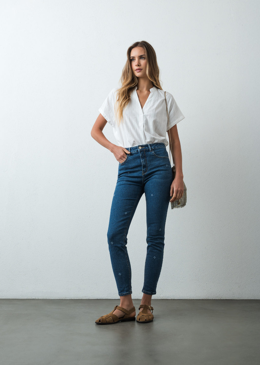 Jean Wide Leg tiro alto con apliques bordados - Azul 14_495G004_AZU183928_3