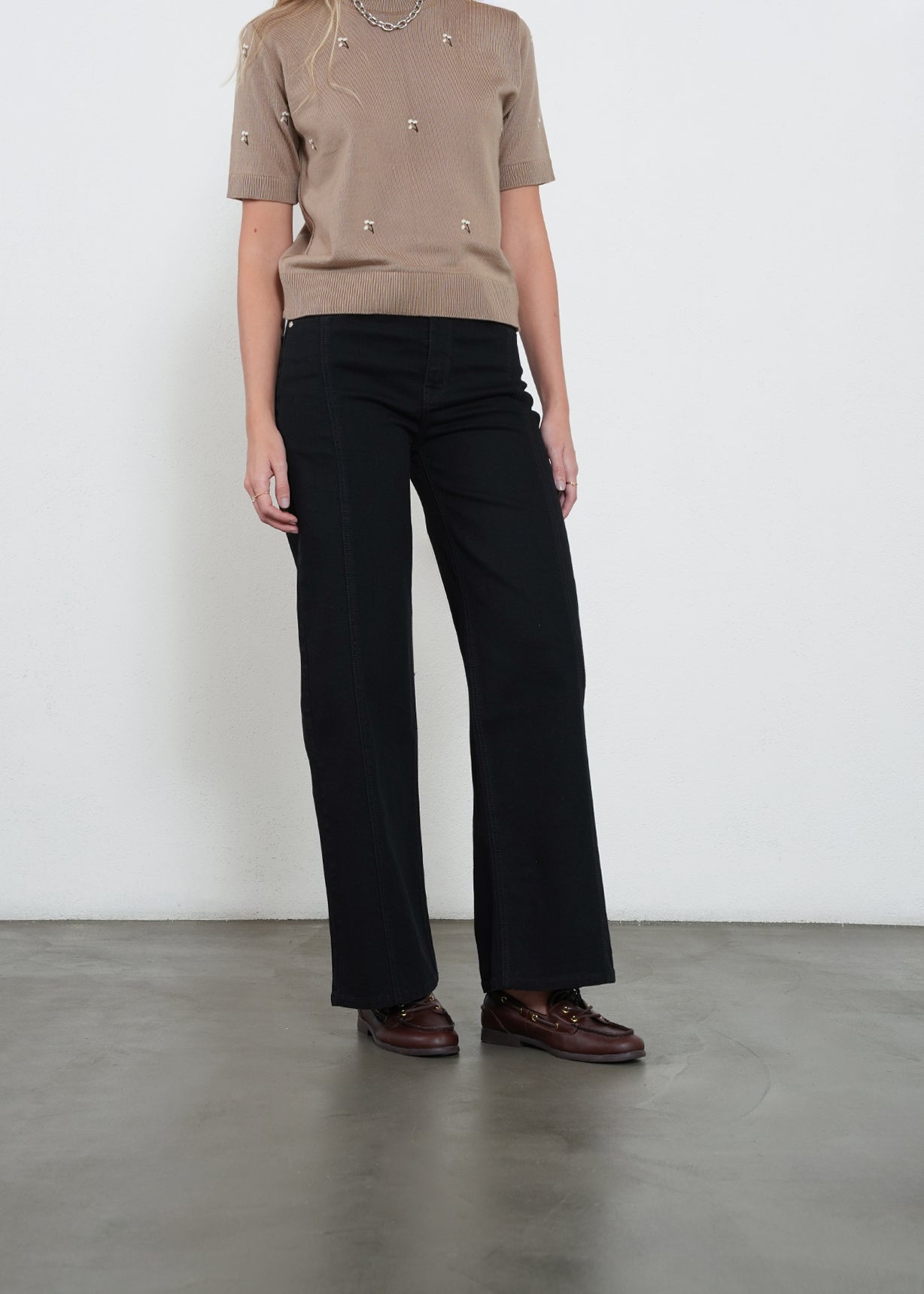 Jean Wide Leg con doble botón - Negro 14_495H005_NEG193909_0