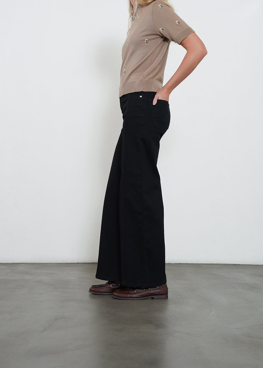 Jean Wide Leg con doble botón - Negro 14_495H005_NEG193909_3