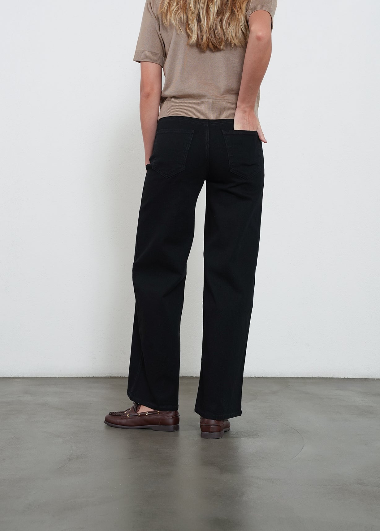 Jean Wide Leg con doble botón - Negro 14_495H005_NEG193909_5