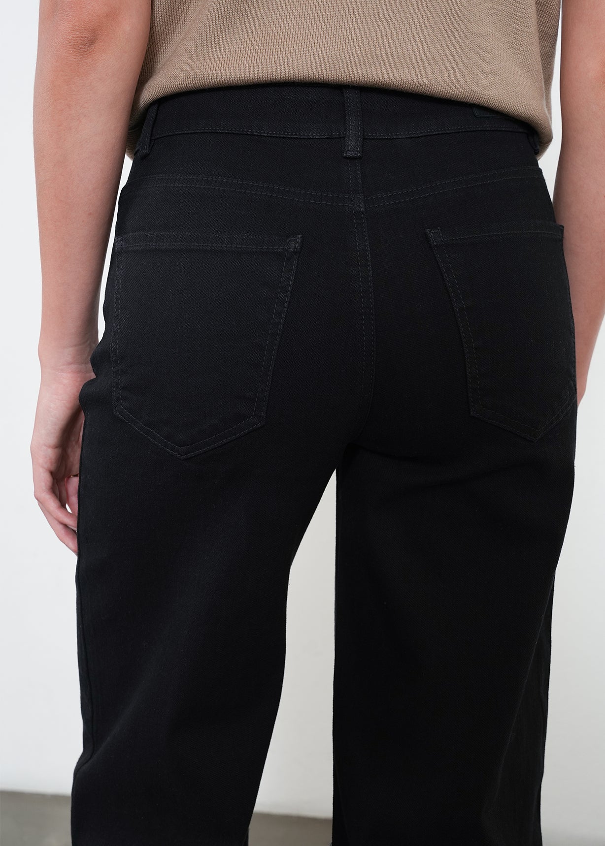 Jean Wide Leg con doble botón - Negro 14_495H005_NEG193909_6