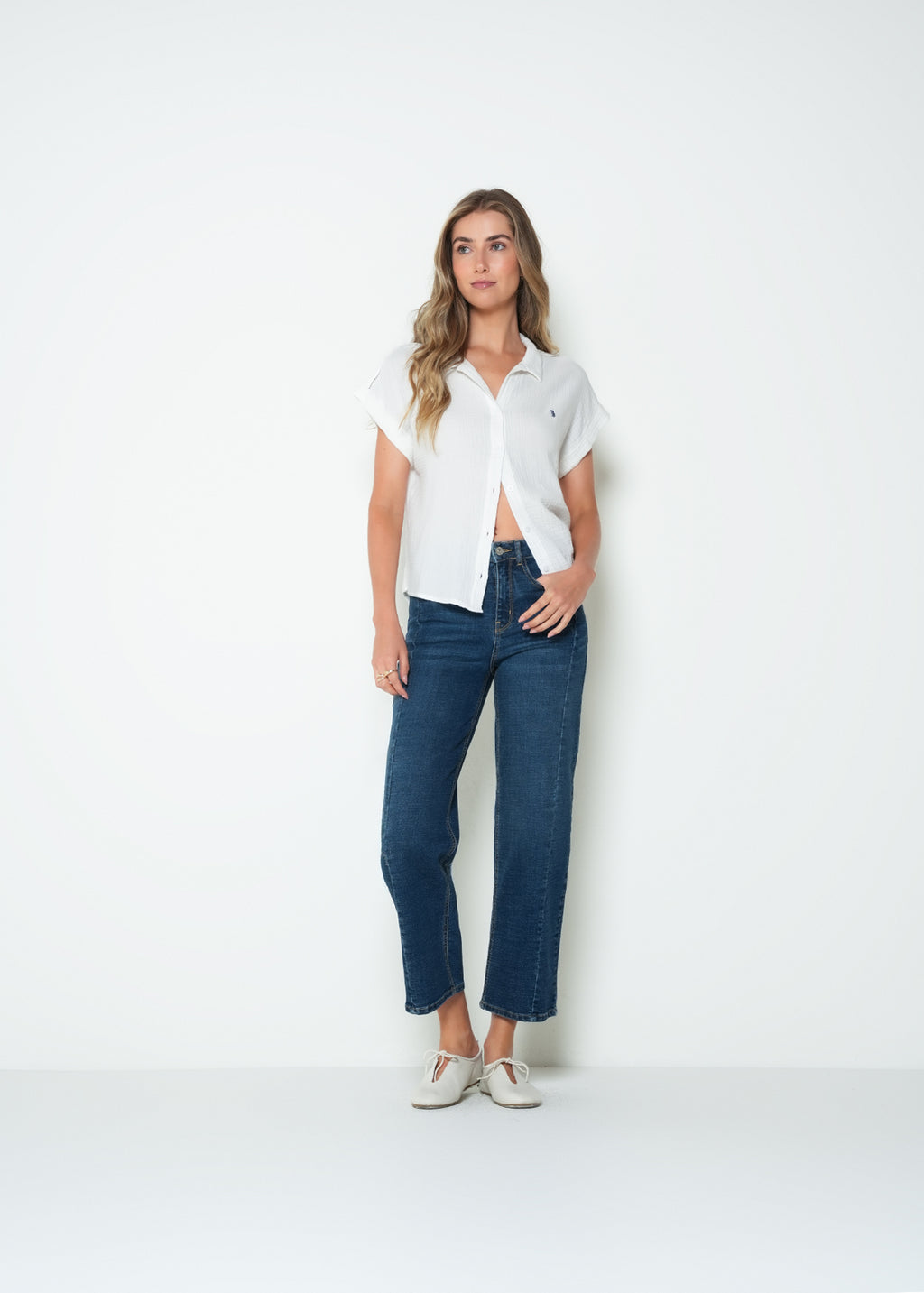 Jean straight tiro medio denim - Azul 14_495H054_AZU183928_7
