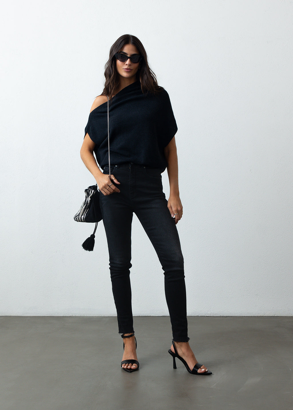 Jean Skinny en black denim - Negro 14_499F001_NEG193909_3