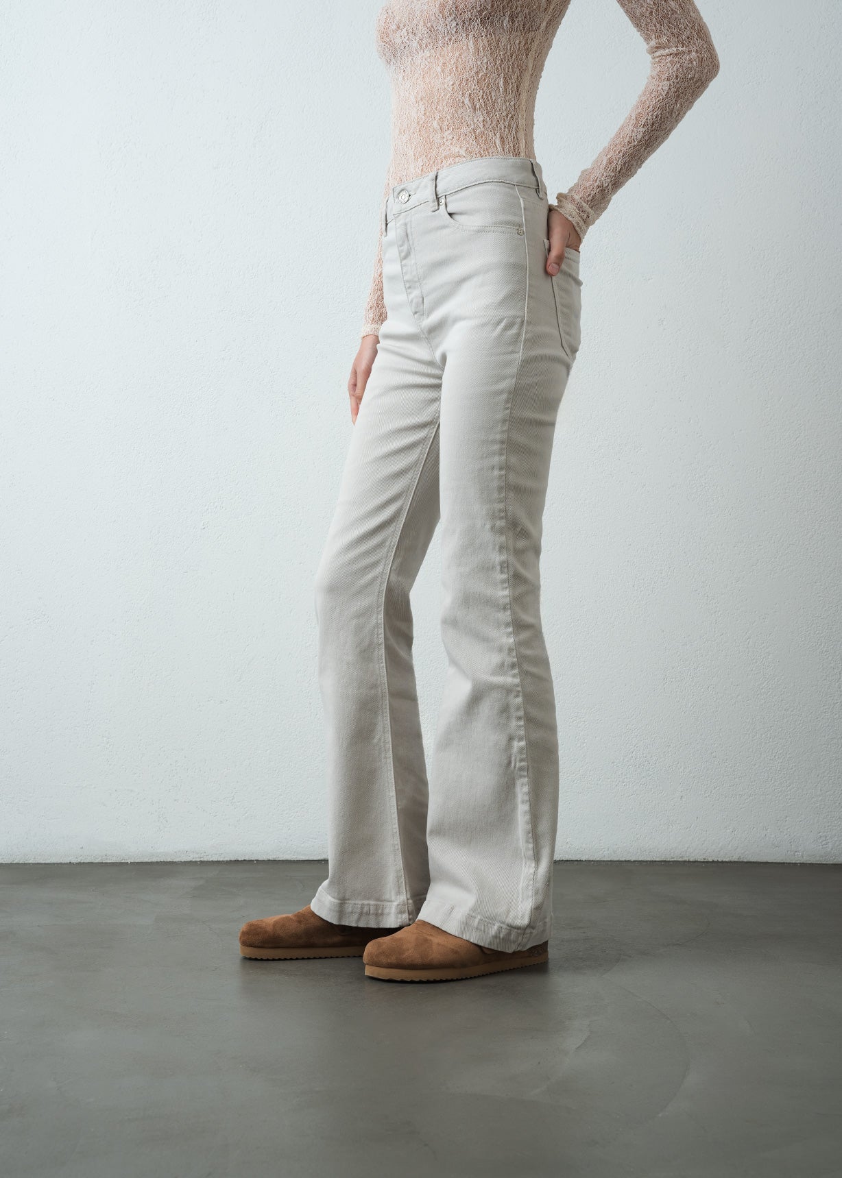 Jean Flare cinco bolsillos - Crudo 14_499G011_CRU110110_5