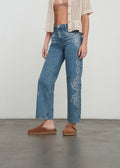 Jean Straight con flores en taches - Azul 14_499G360_AZU183928_0