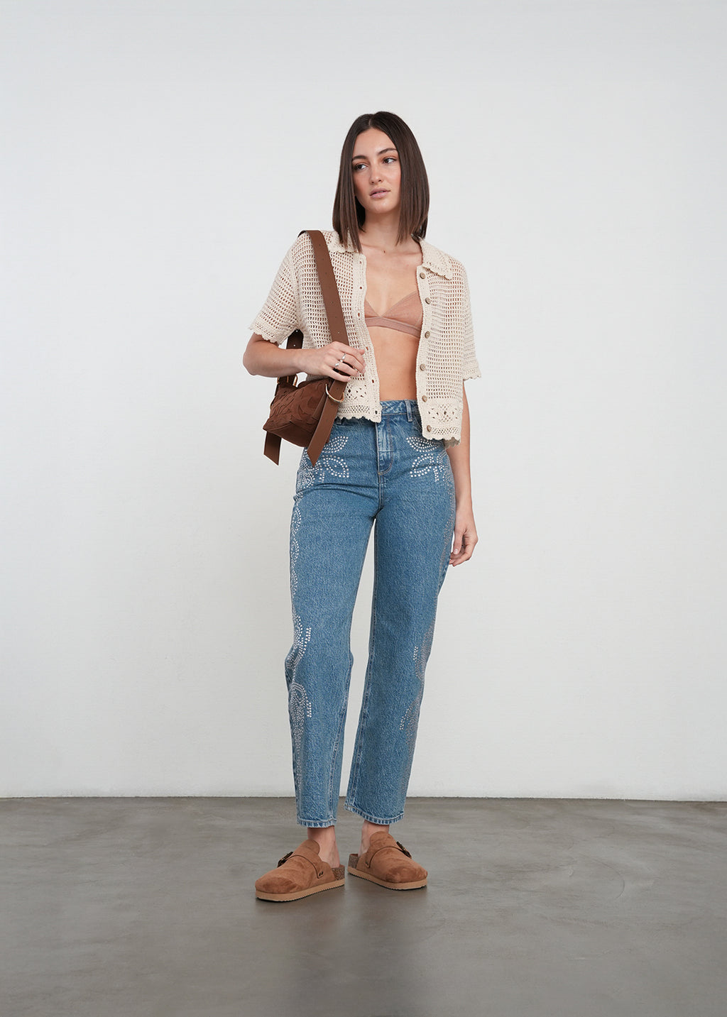 Jean Straight con flores en taches - Azul 14_499G360_AZU183928_7