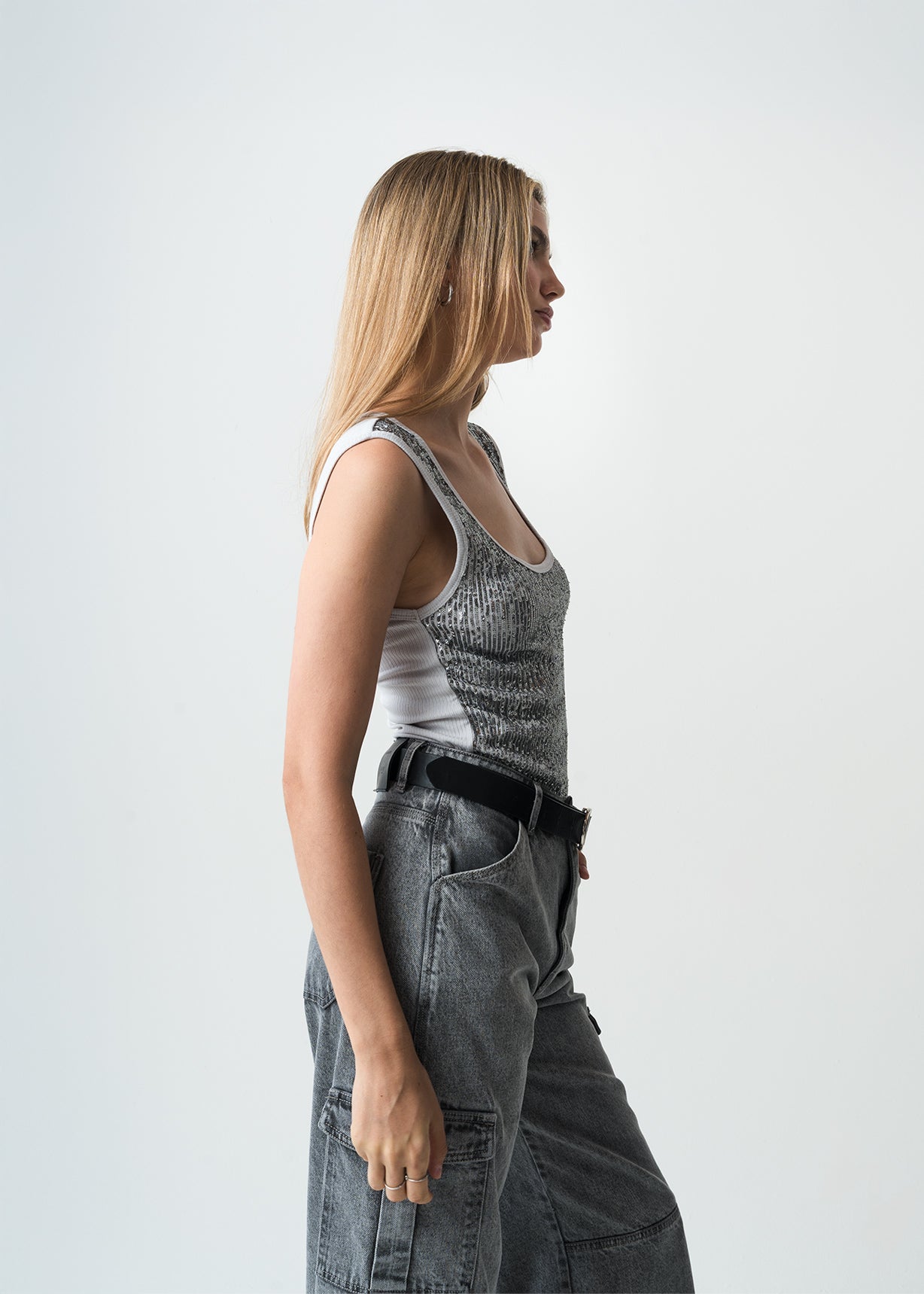 Camiseta manga sisa con lentejuelas - Gris 14_503G007_GRI144103_3