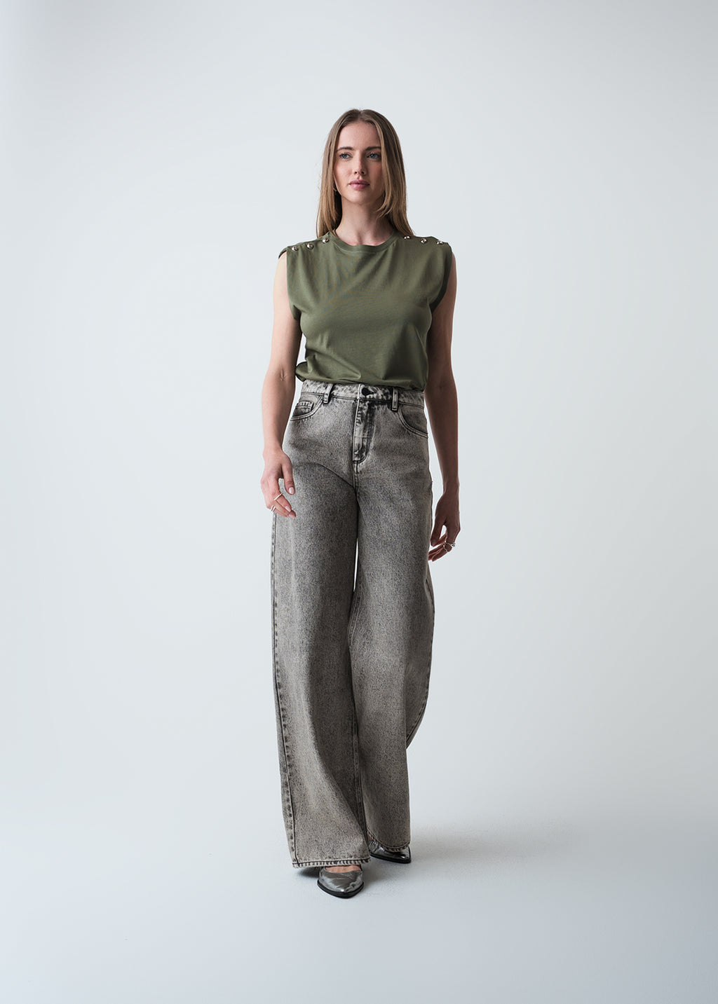 Camiseta con detalles en hombros - Verde 14_509G057_VER190510_3