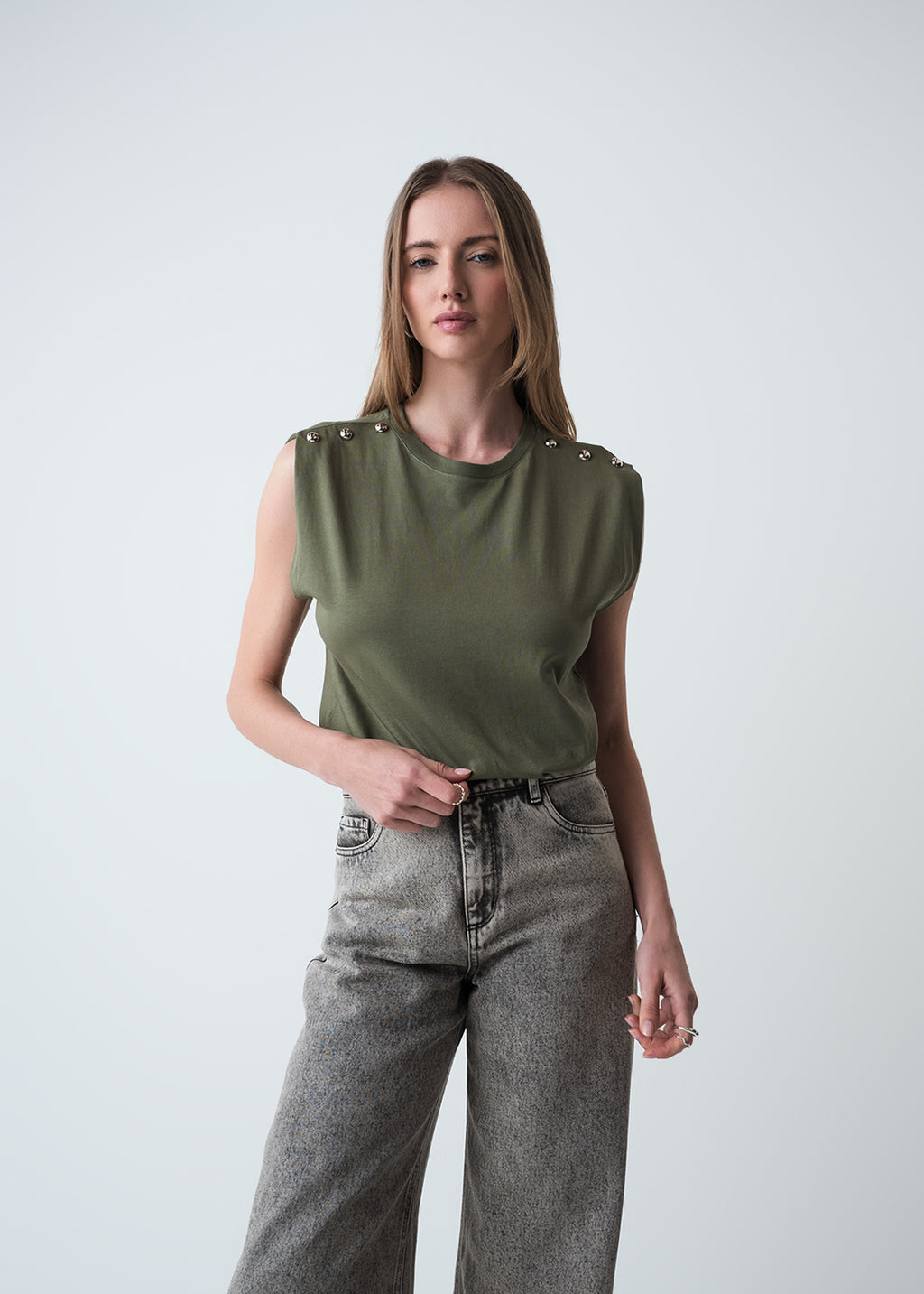 Camiseta con detalles en hombros - Verde 14_509G057_VER190510_4