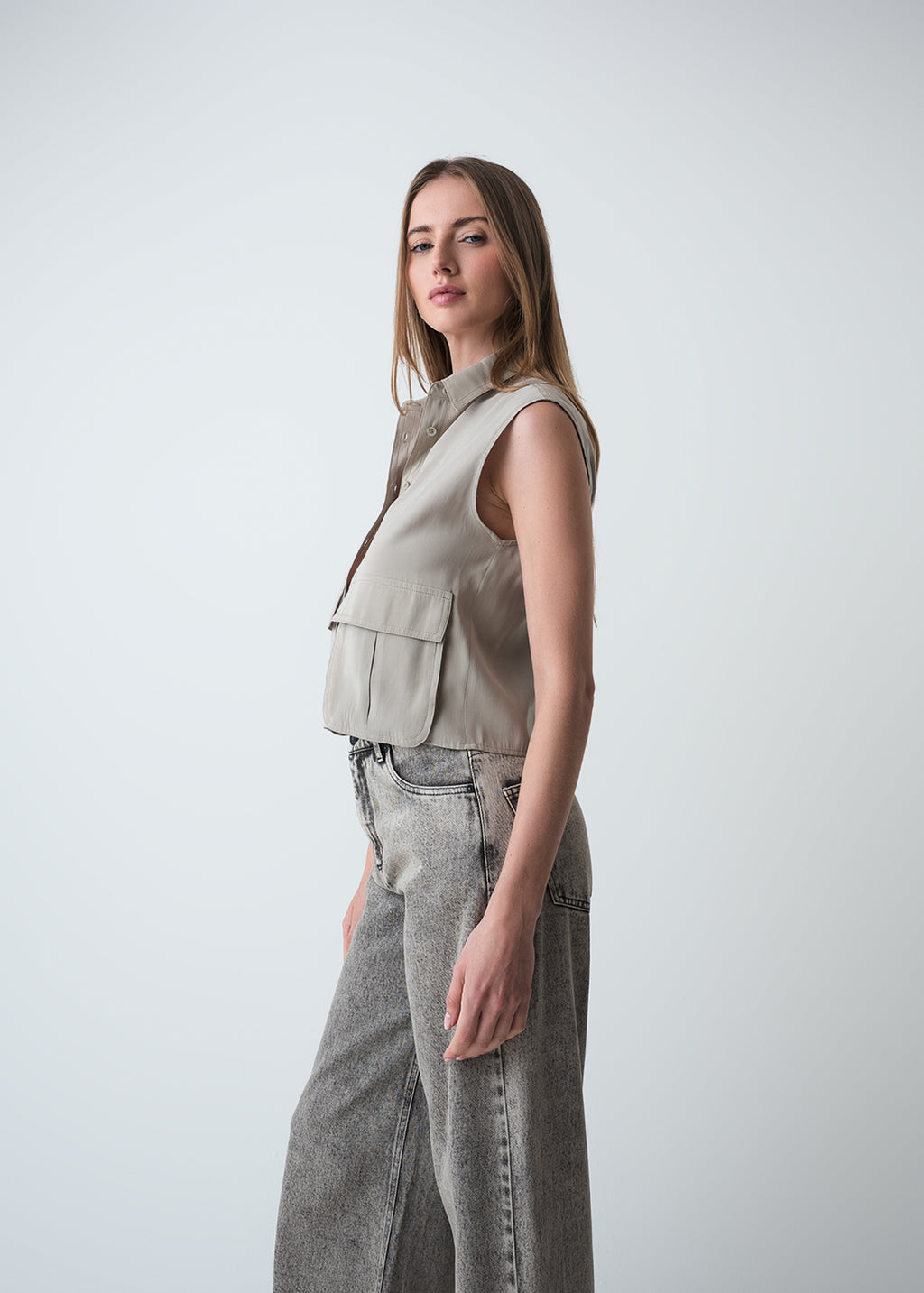 Camisa con bolsillos tipo cargo - Gris 14_519G331_GRI171107_5