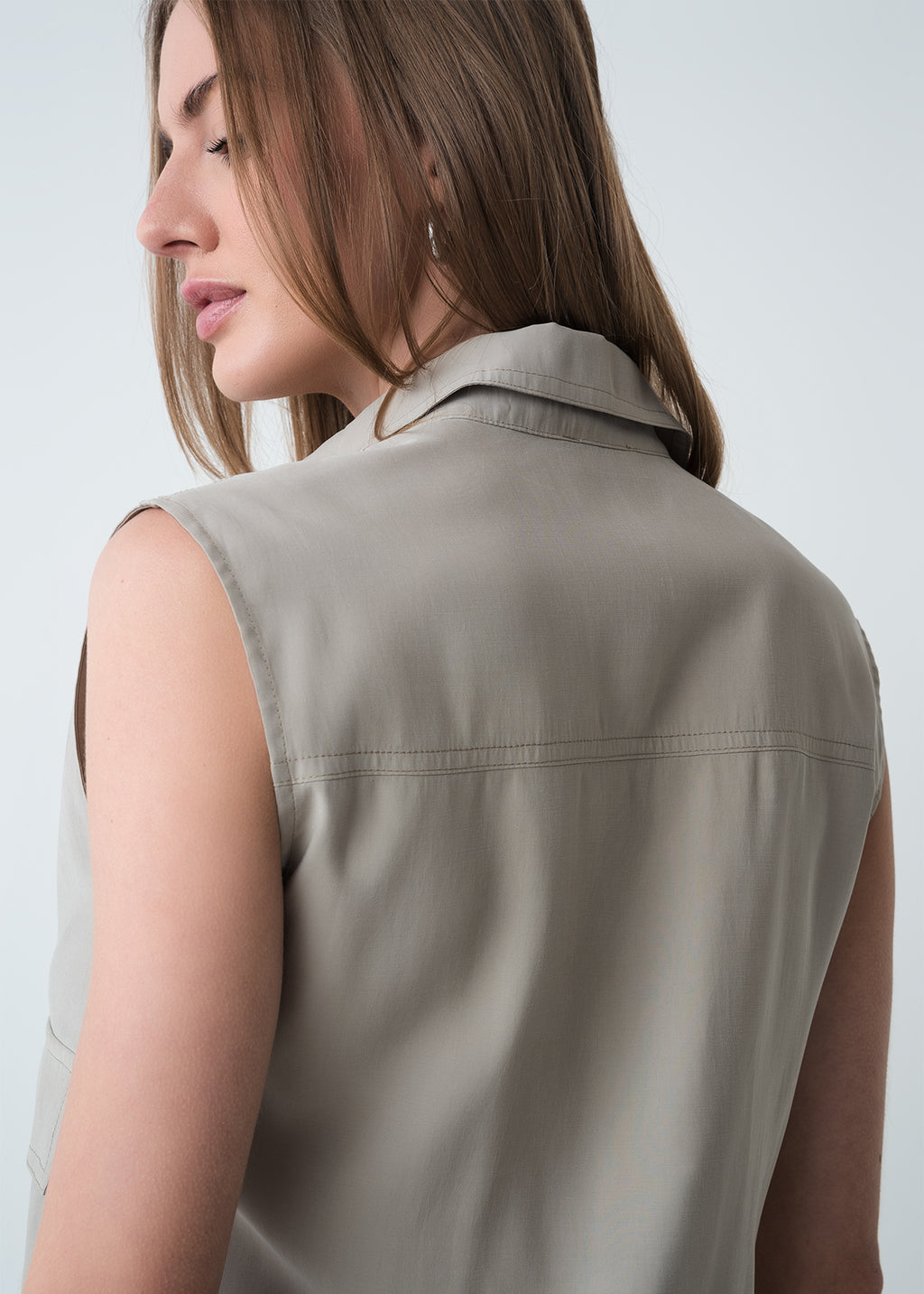 Camisa con bolsillos tipo cargo - Gris 14_519G331_GRI171107_6