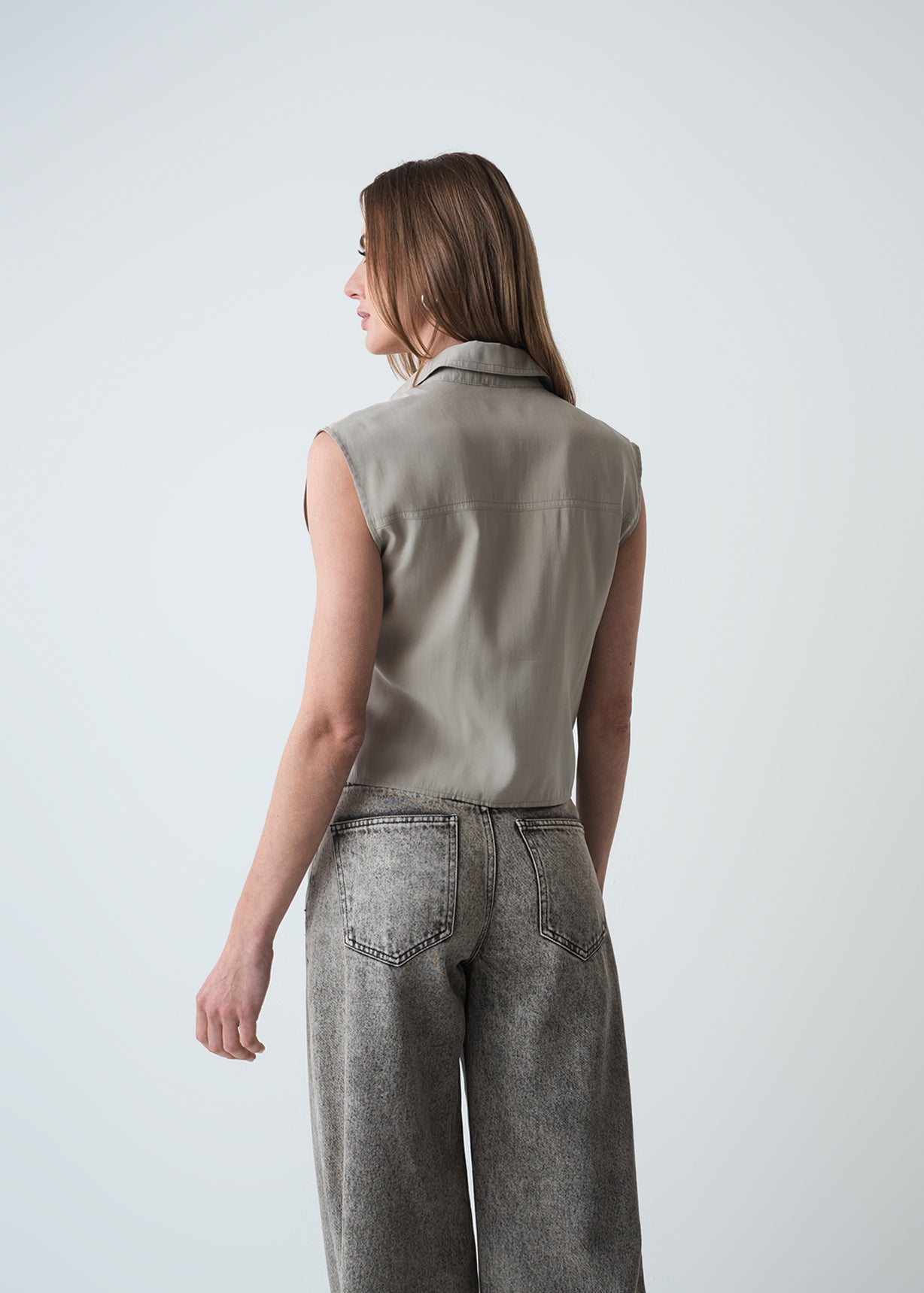 Camisa con bolsillos tipo cargo - Gris 14_519G331_GRI171107_7
