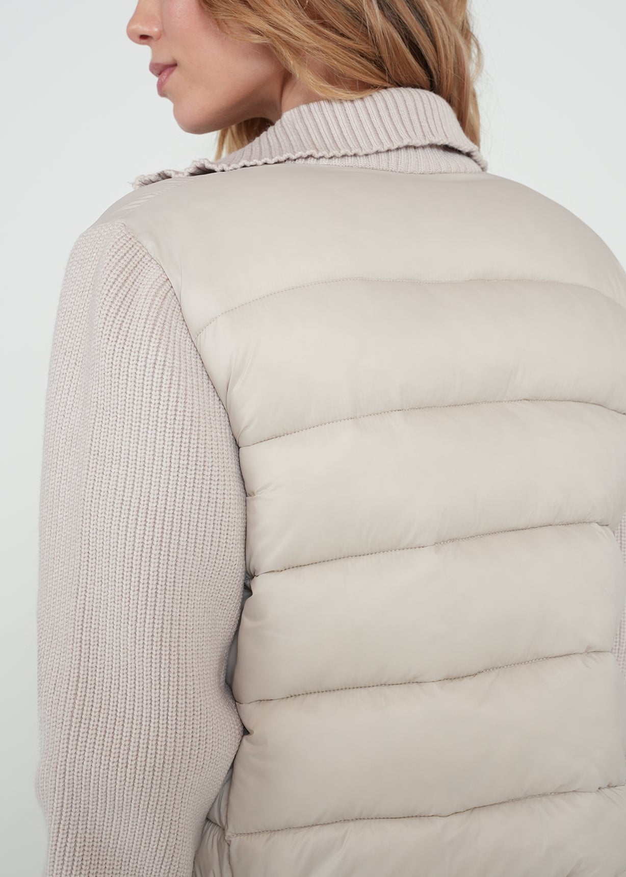 Chaqueta abullonada y tejida - Gris 14_522H008_GRI154503_5