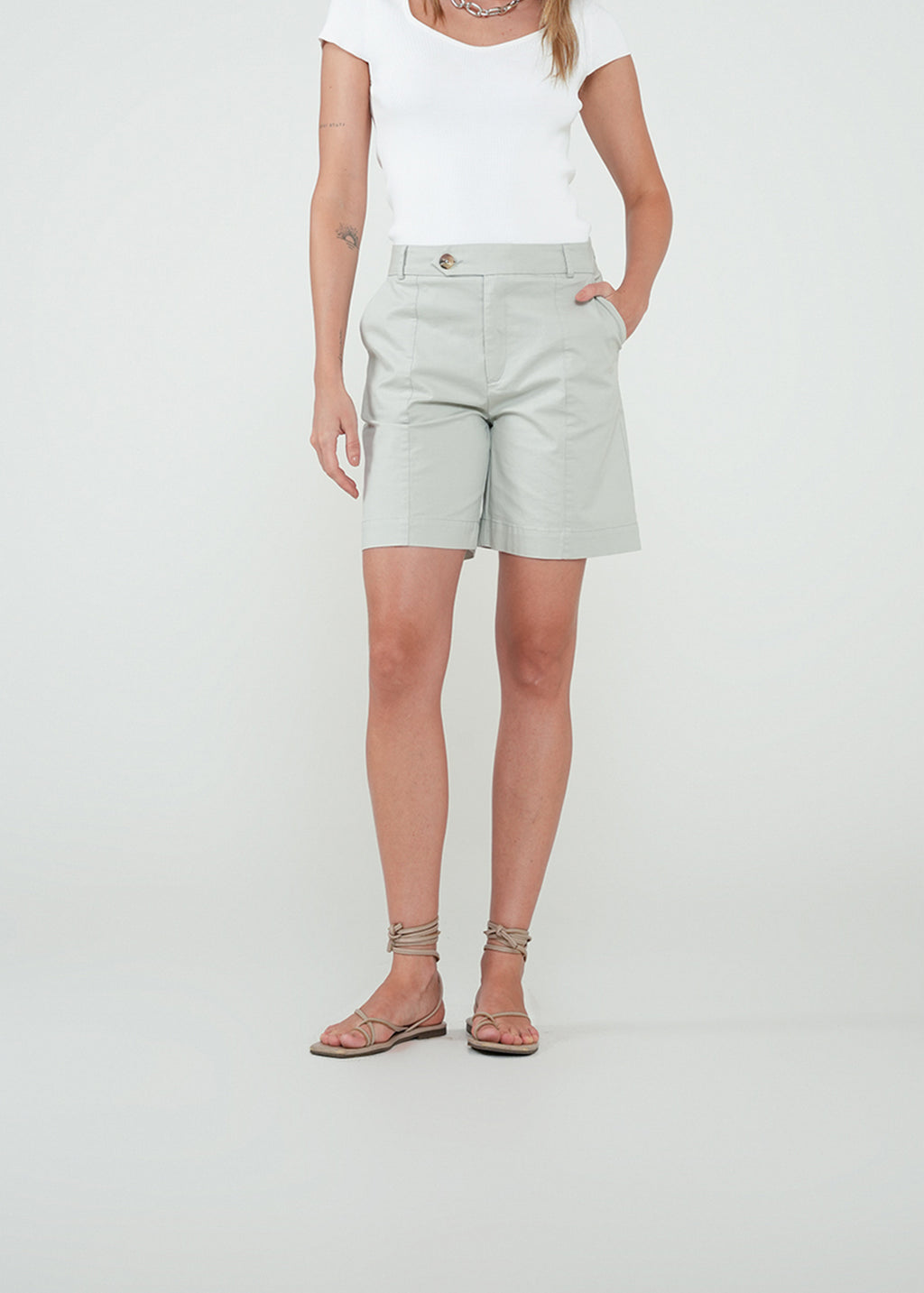 Short clásico con bolsillos - Gris 14_552H305_GRI144804_5