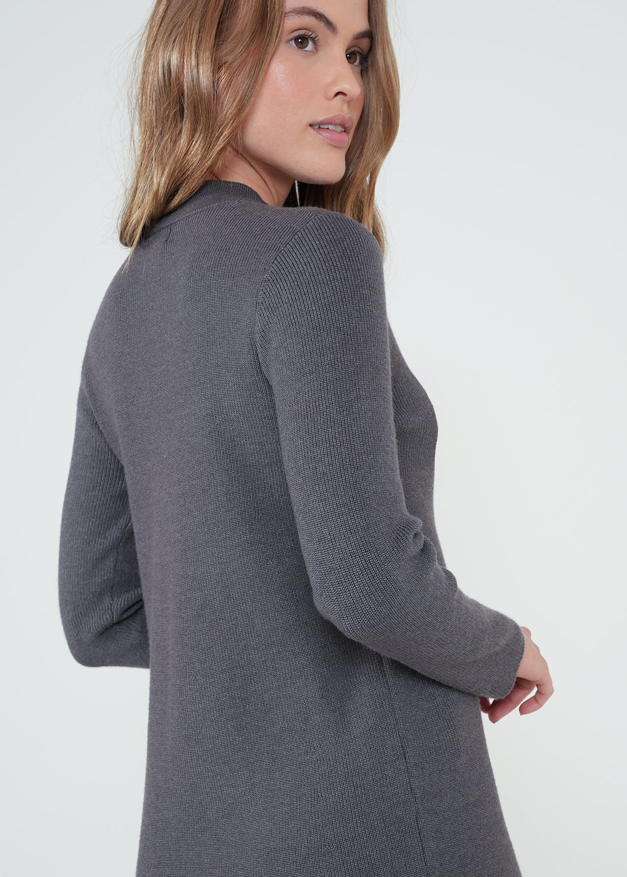 Vestido corto de manga larga - Gris 14_572H004_GRI184005_5