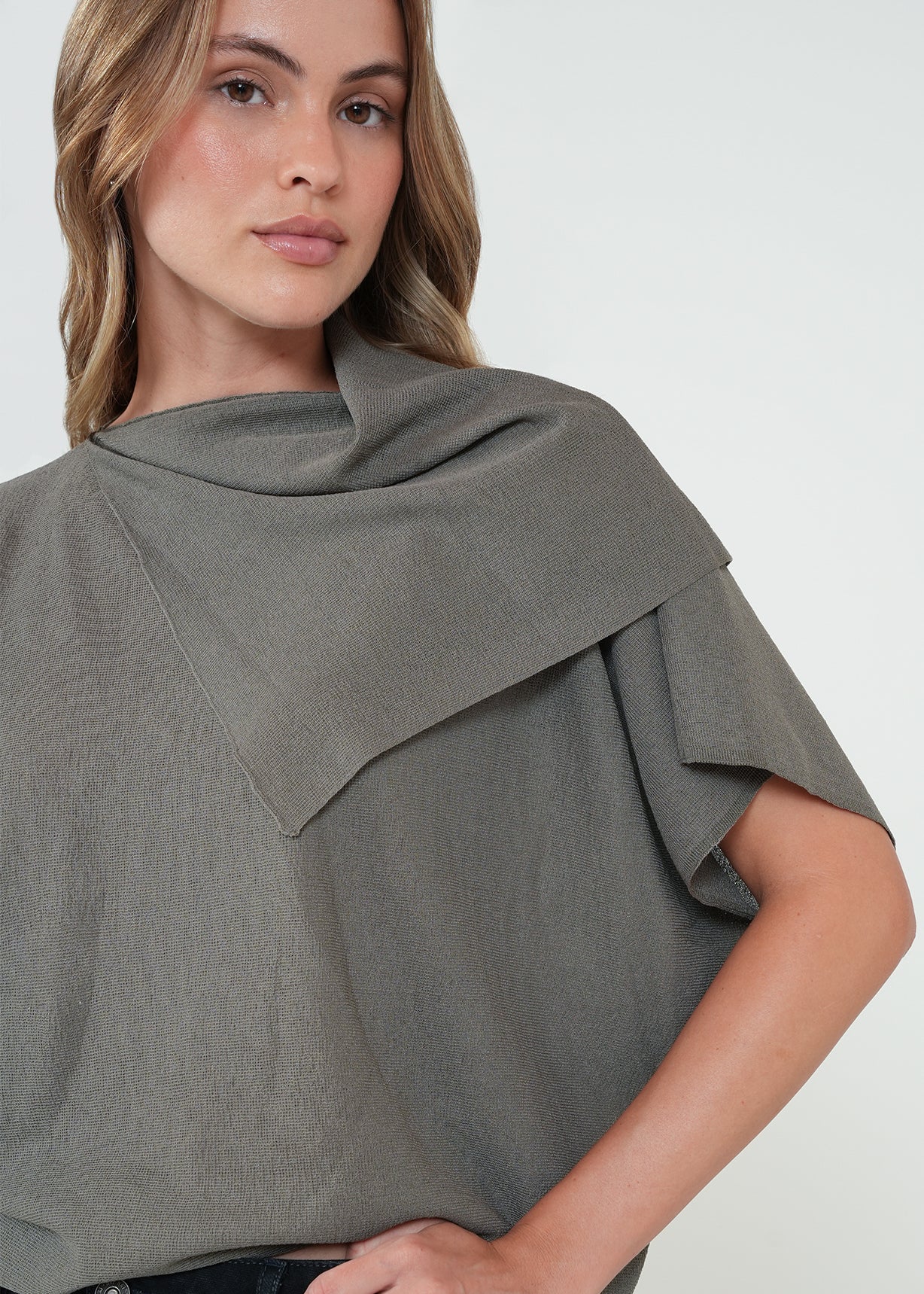 Camiseta con drapeado - Gris 14_582H002_GRI180516_4