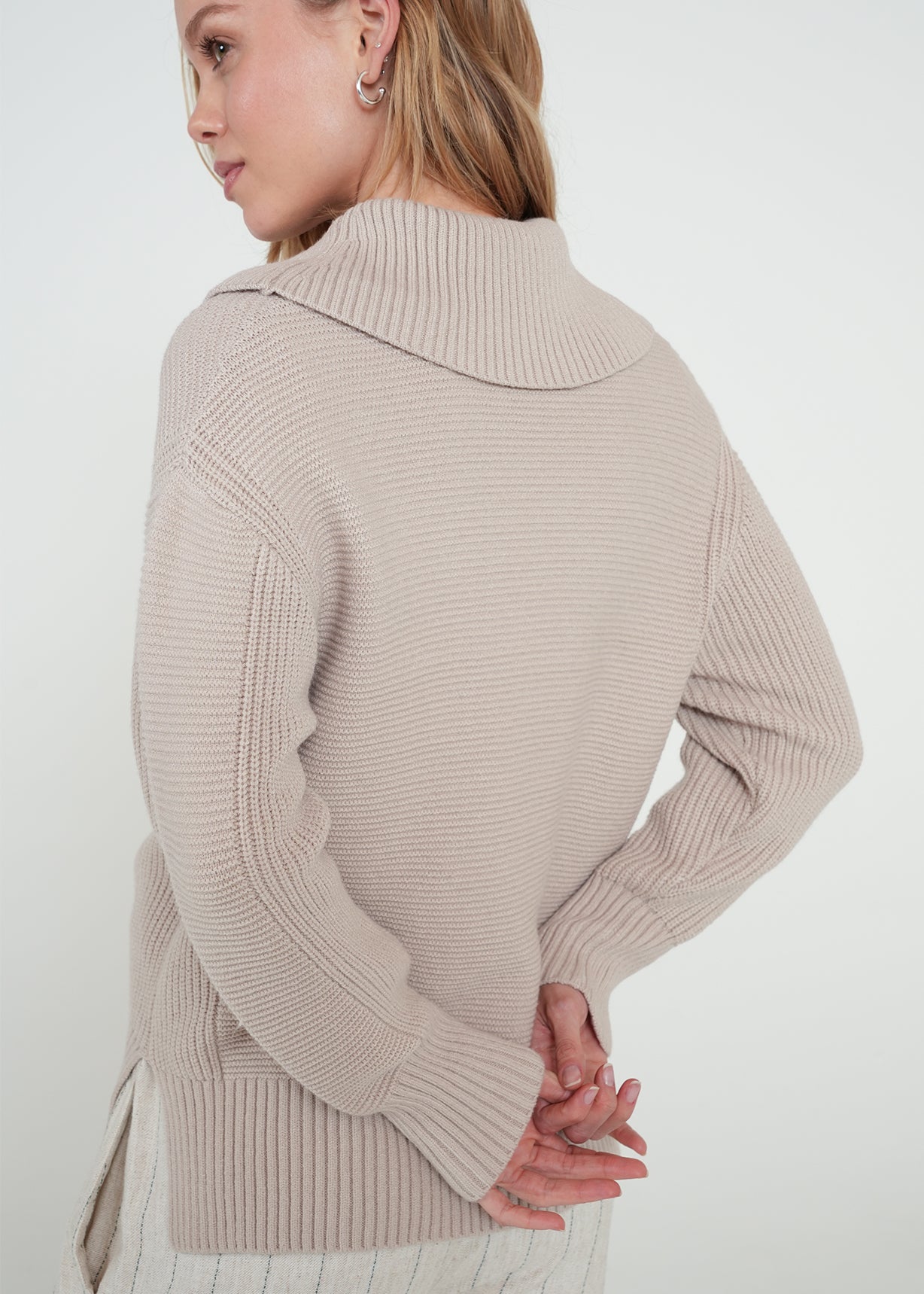 Buzo tejido de cuello alto - Gris 14_582H006_GRI154503_4