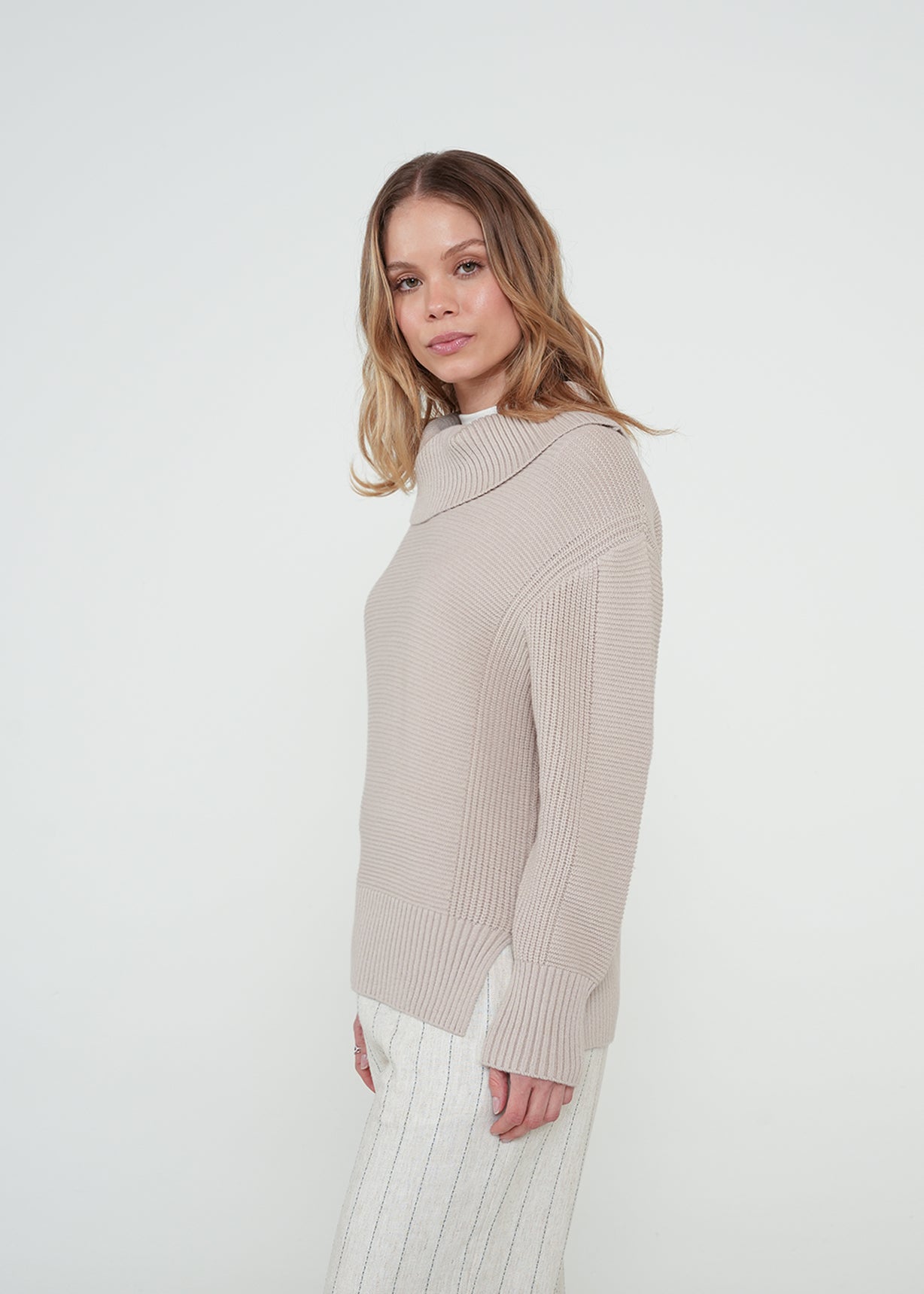 Buzo tejido de cuello alto - Gris 14_582H006_GRI154503_5