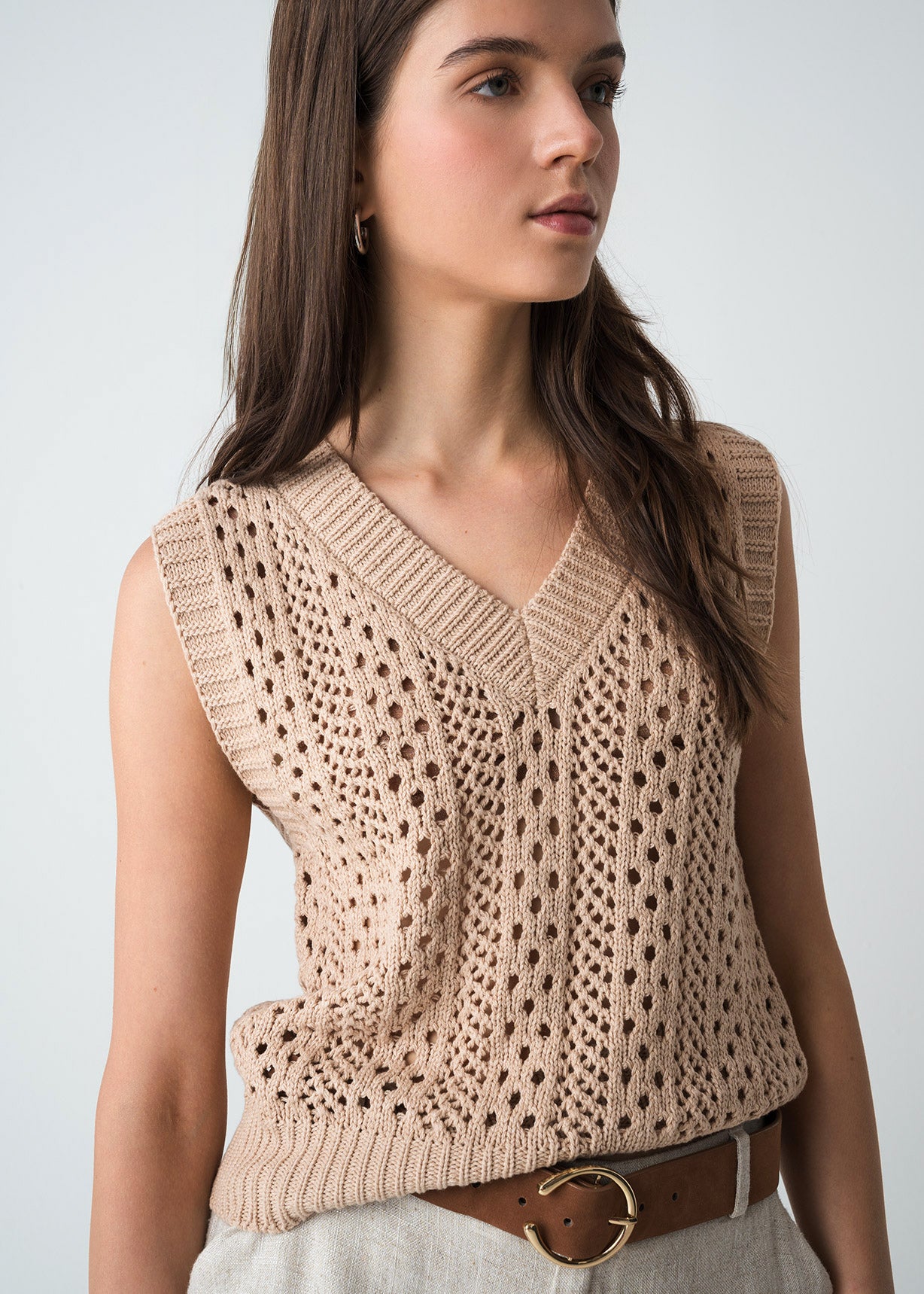 Chaleco tejido con cuello en V - Beige 14_583G090_BEI161212_0
