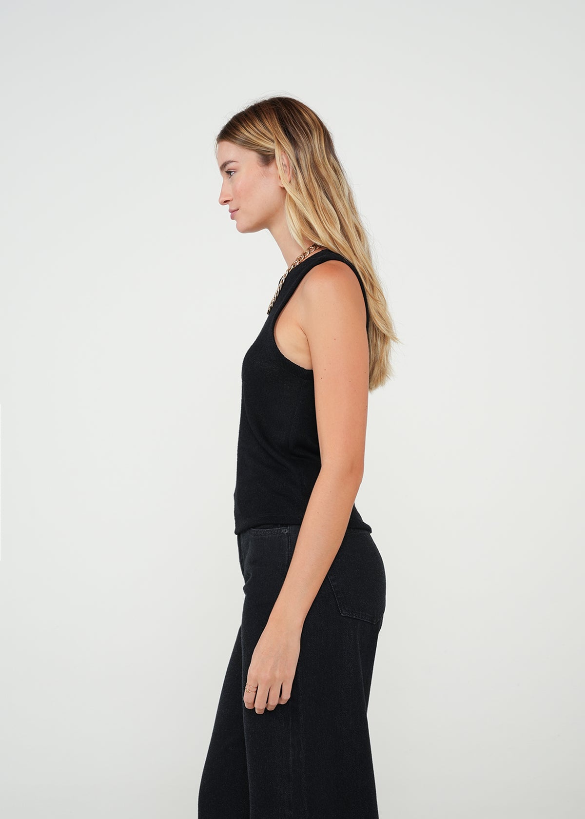Camiseta slim tiras cuello redondo - Negro 14_700G501_NEG193909_5