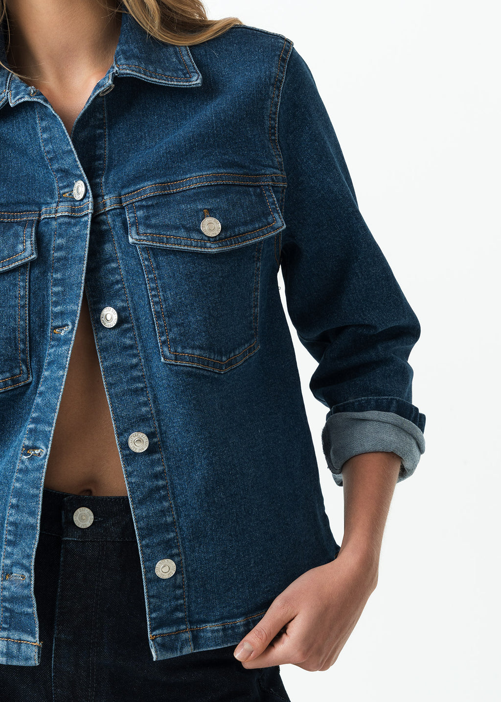 Chaqueta tipo Trucker en denim tono medio - Azul 14_720G501_AZU183928_7