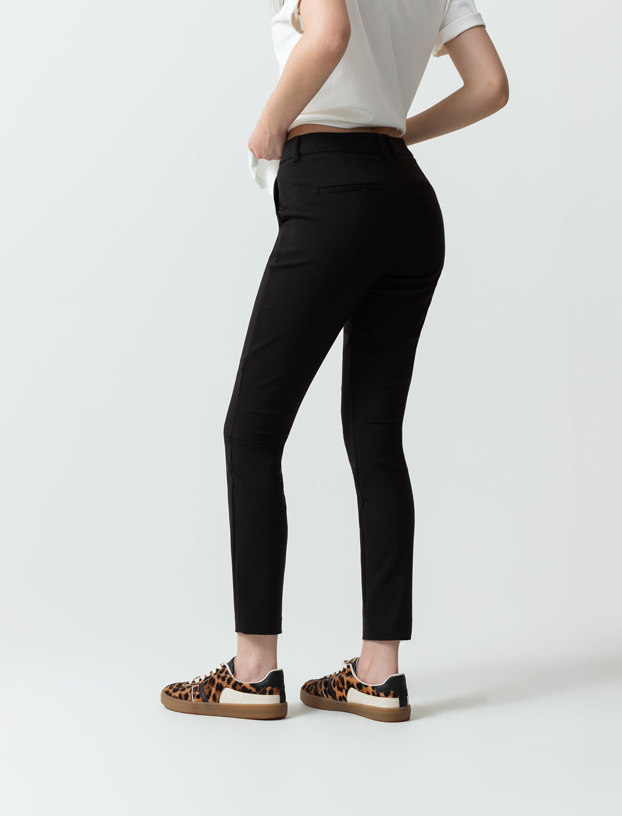 Pantalón Skinny fit - Negro 14_730D504_A02759_6