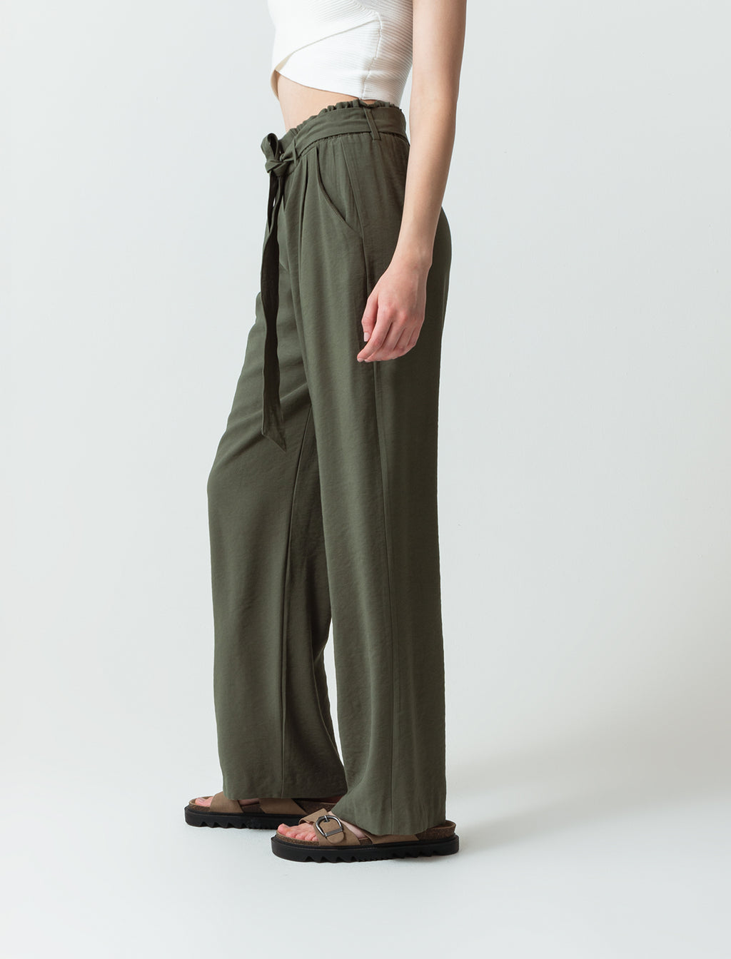 Pantalón con cinturón ajustable - Verde 14_730E503_VER190622_5