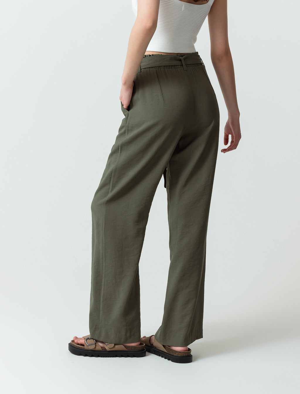 Pantalón con cinturón ajustable - Verde 14_730E503_VER190622_7